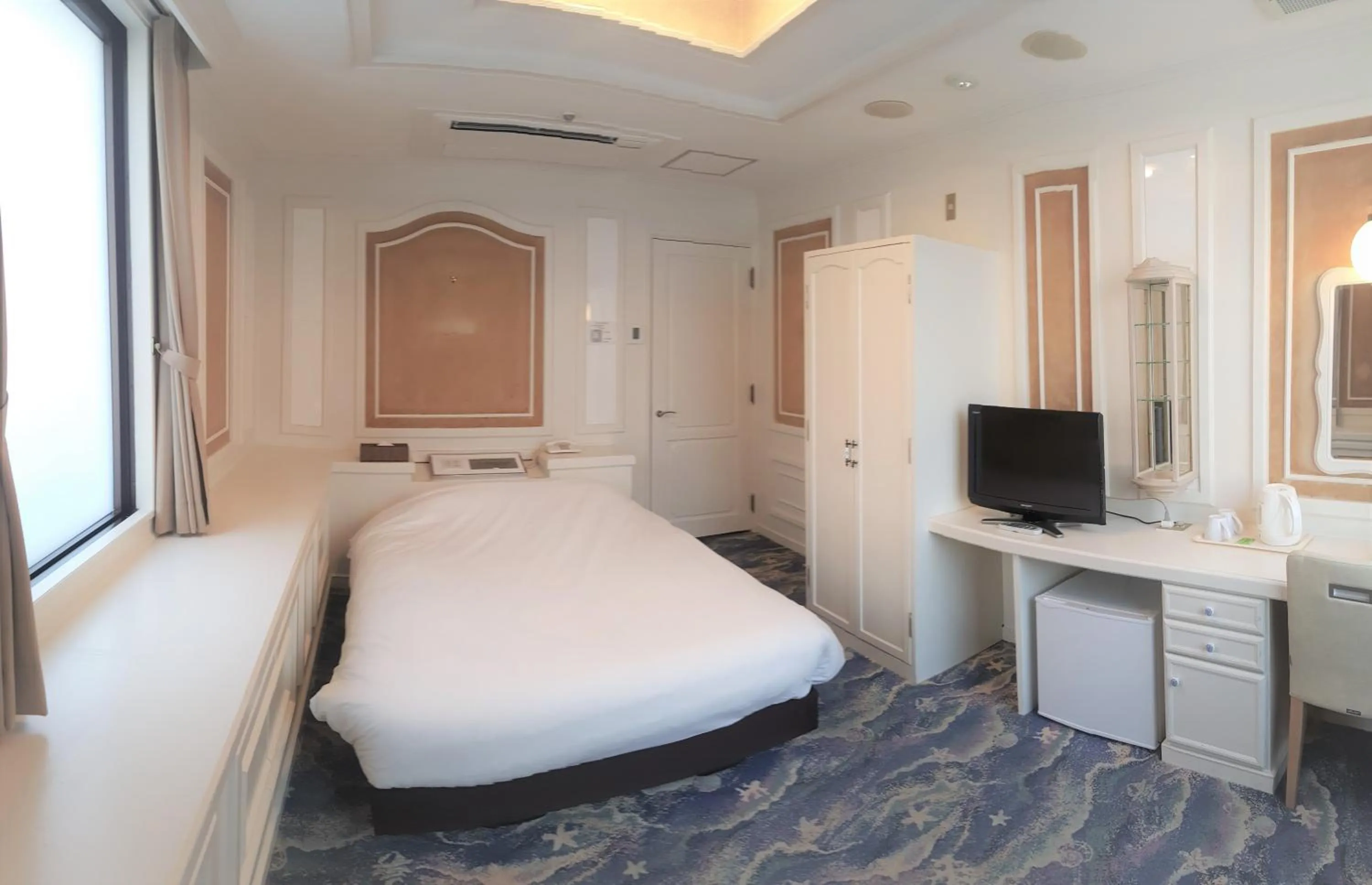 Bed in Royal Hotel Shinokubo