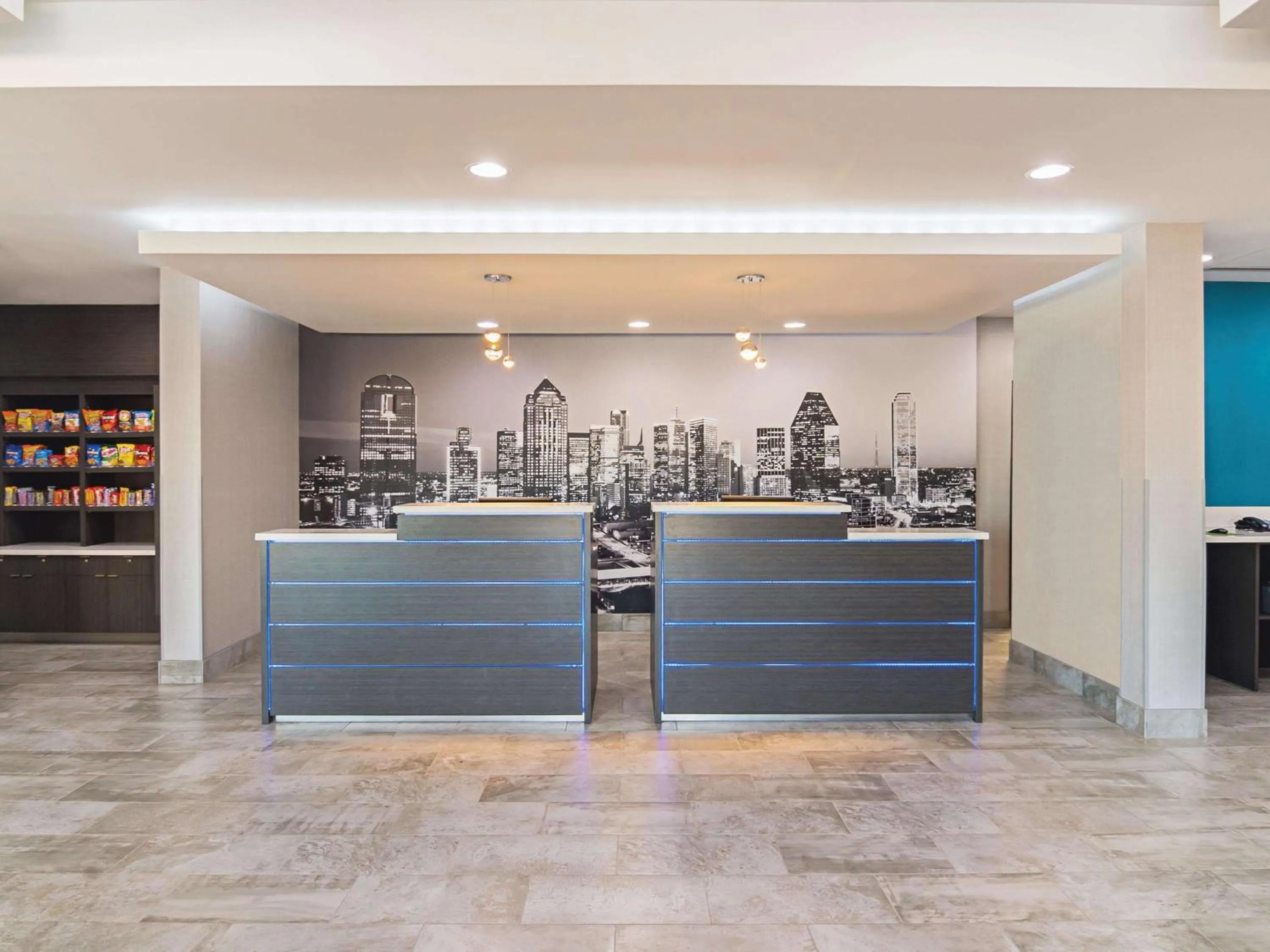 Lobby or reception in La Quinta by Wyndham Dallas - Wylie