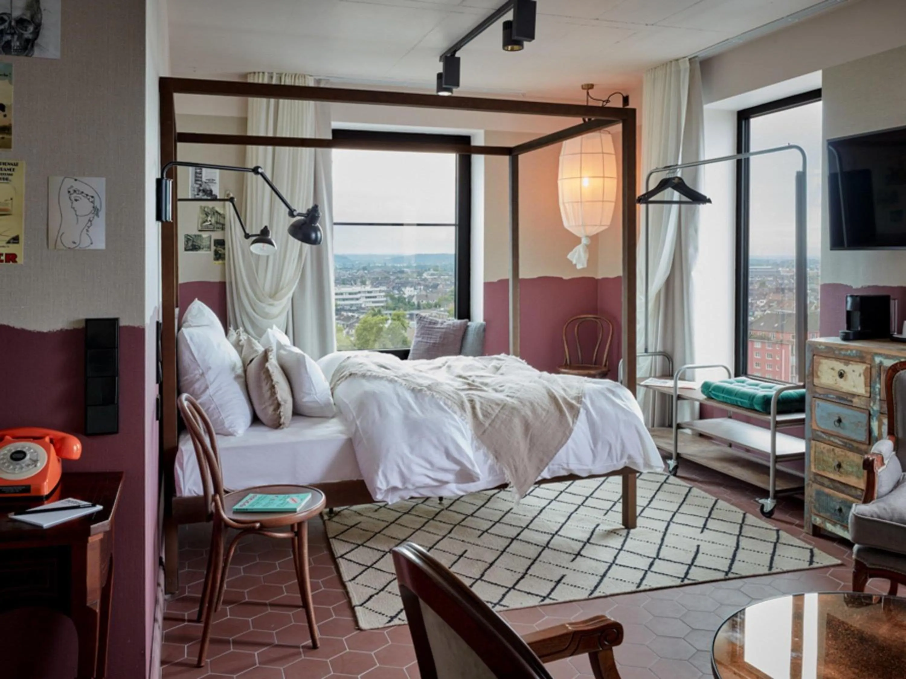 Bedroom, Bed in 25hours Hotel Das Tour