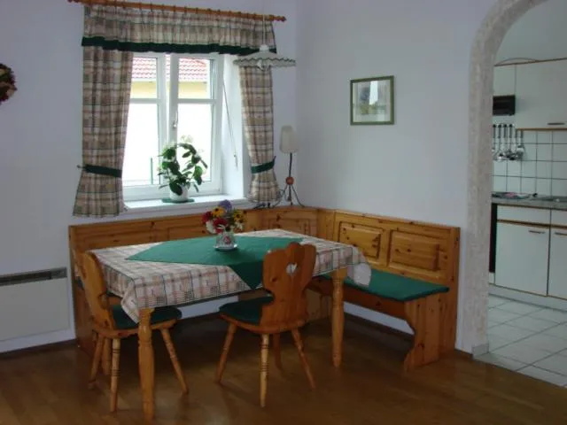 Dining area in Arkadenhof Kurtz