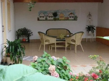 Seating area in Arkadenhof Kurtz