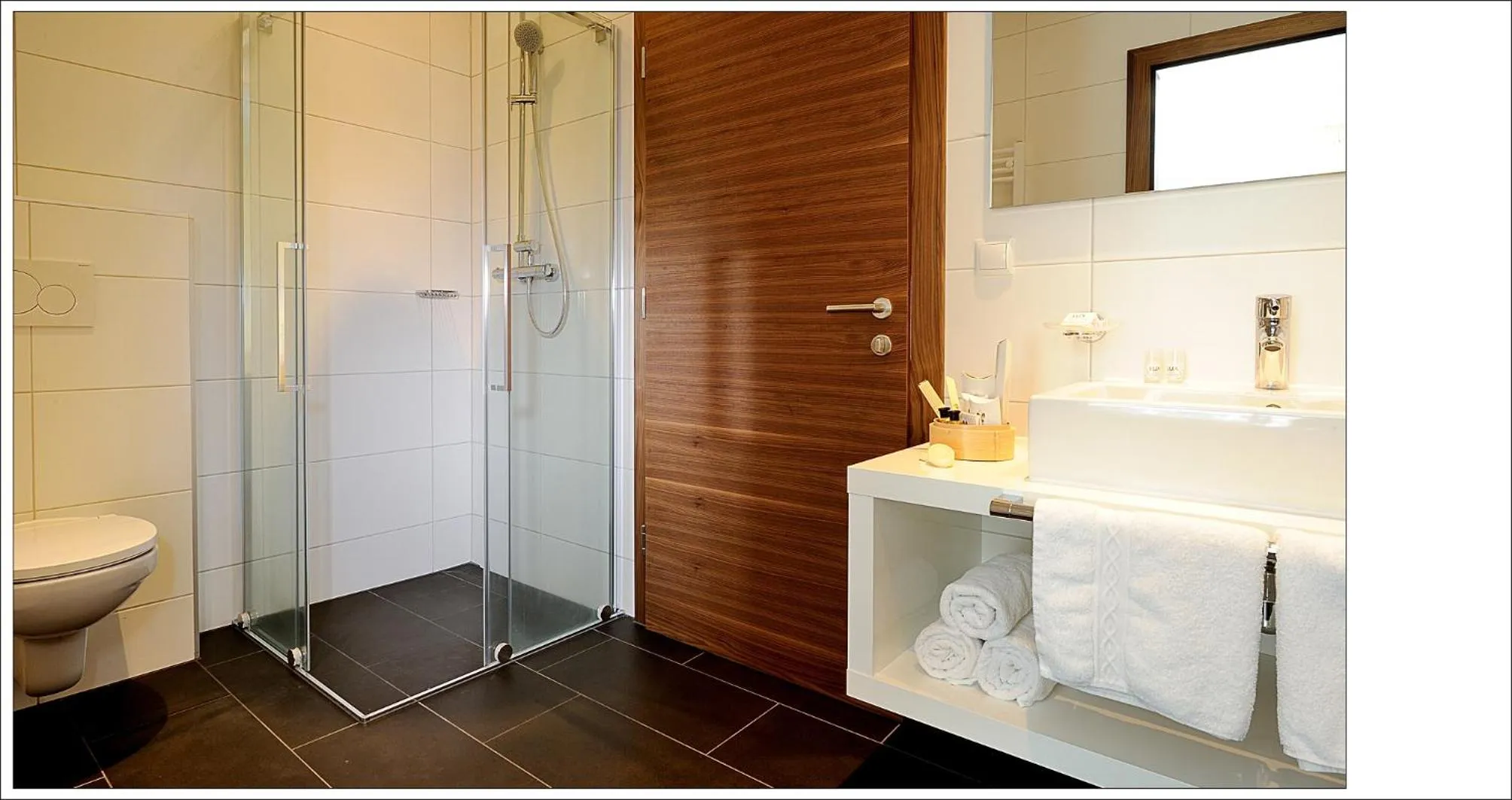 Bathroom in Alpenstern - Sommer Silvretta Card Premium inklusive!