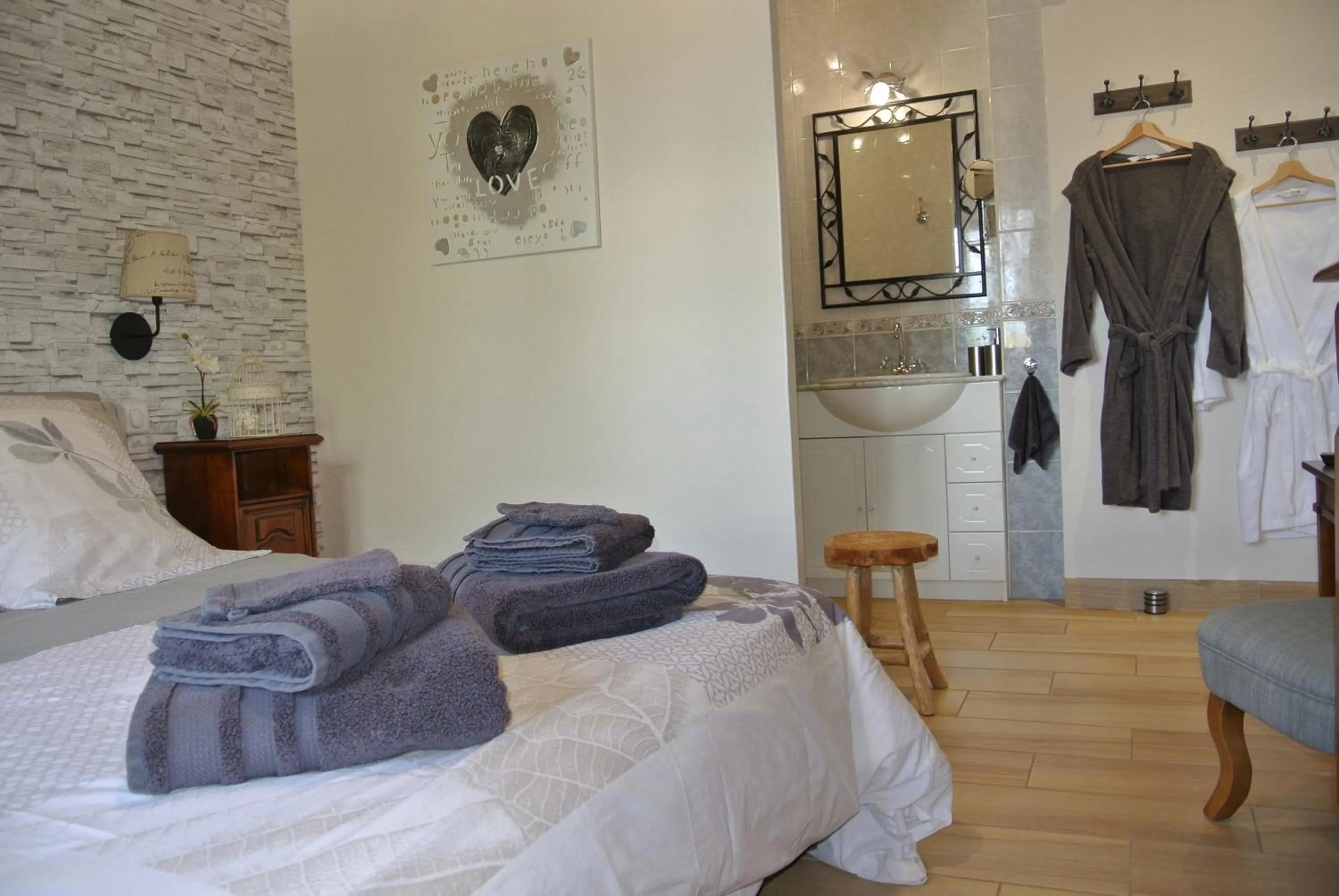 Bed in Chez Michel et Josette