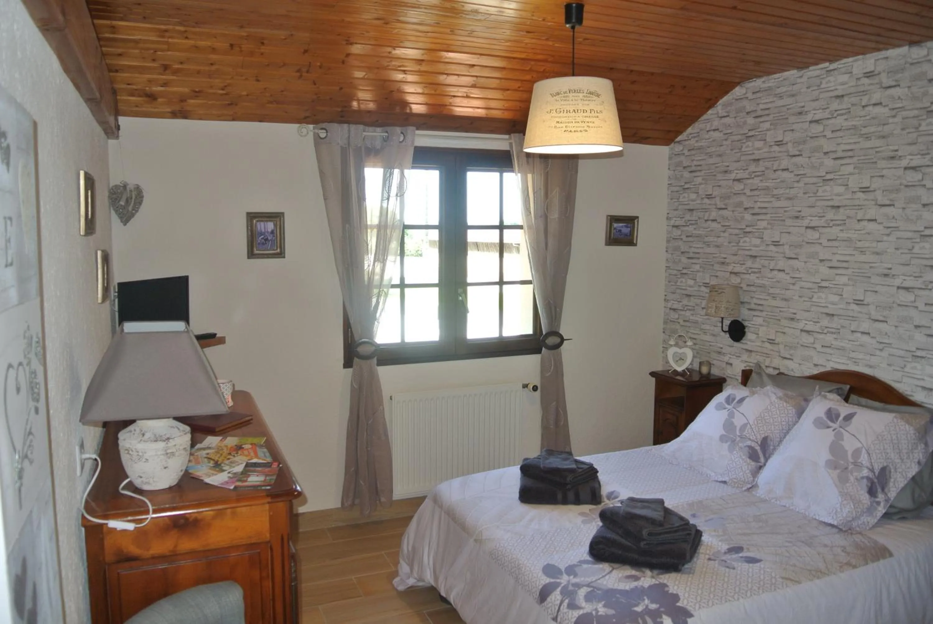 Bed in Chez Michel et Josette