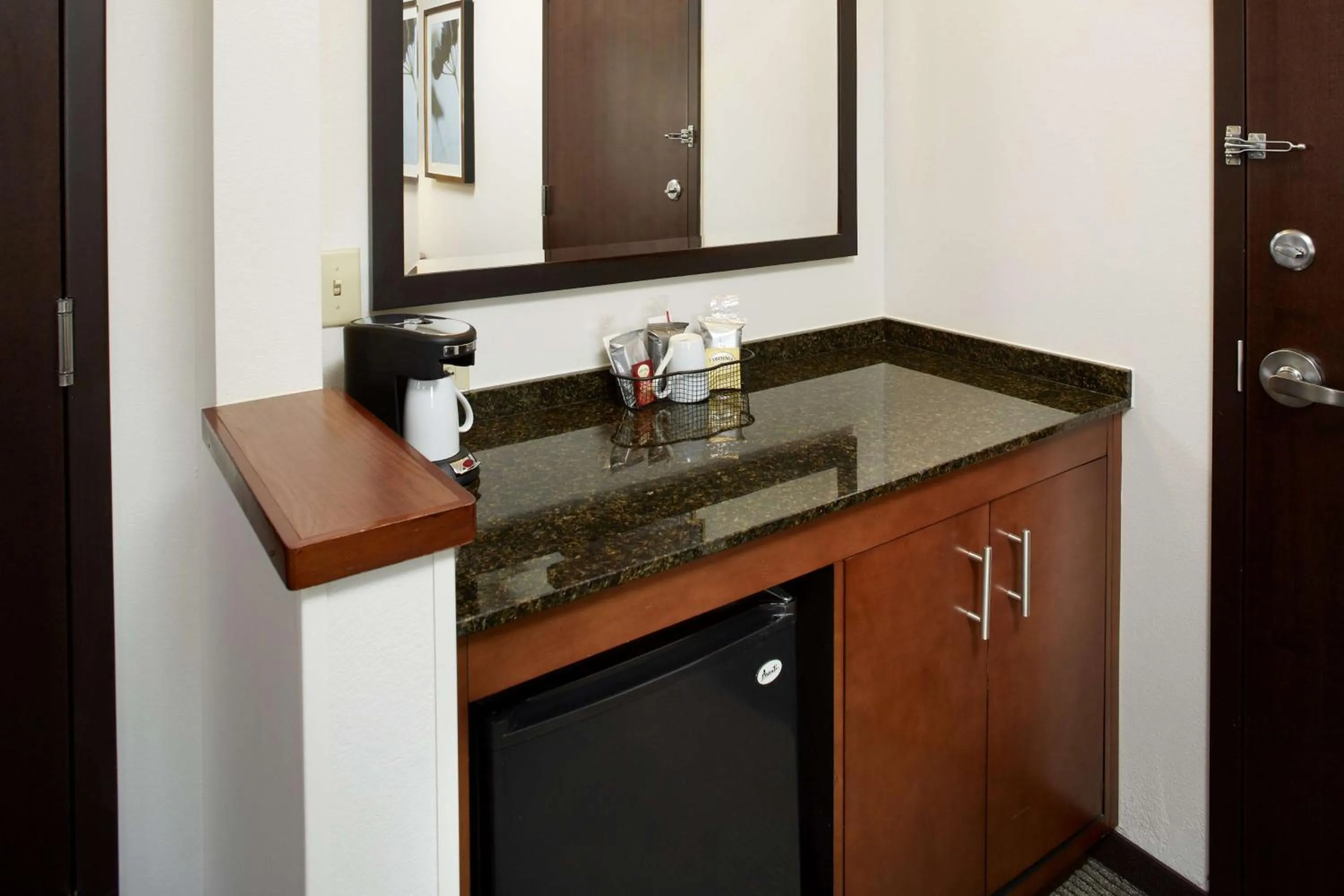 Bedroom in Hyatt Place Grand Rapids South