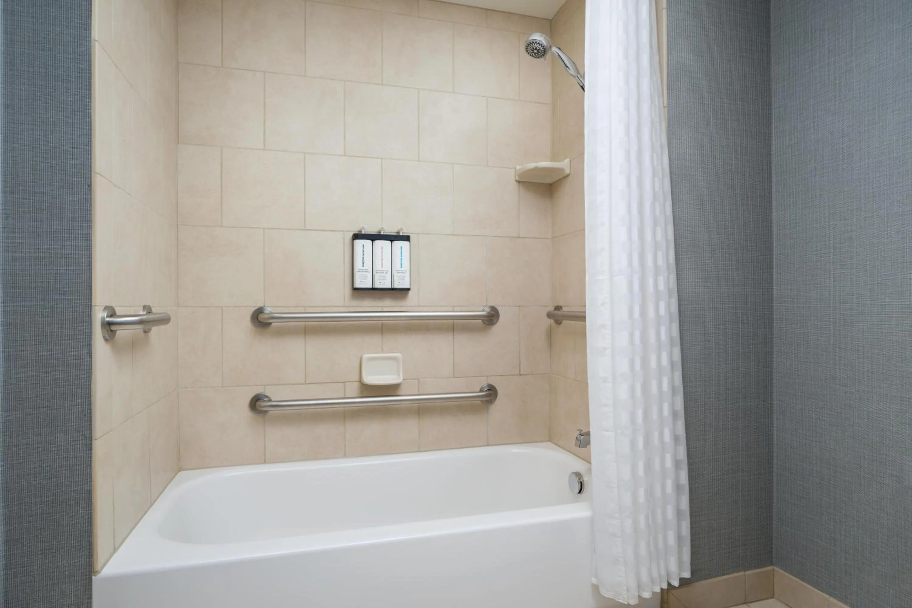 Bathroom in Hyatt Place Grand Rapids South