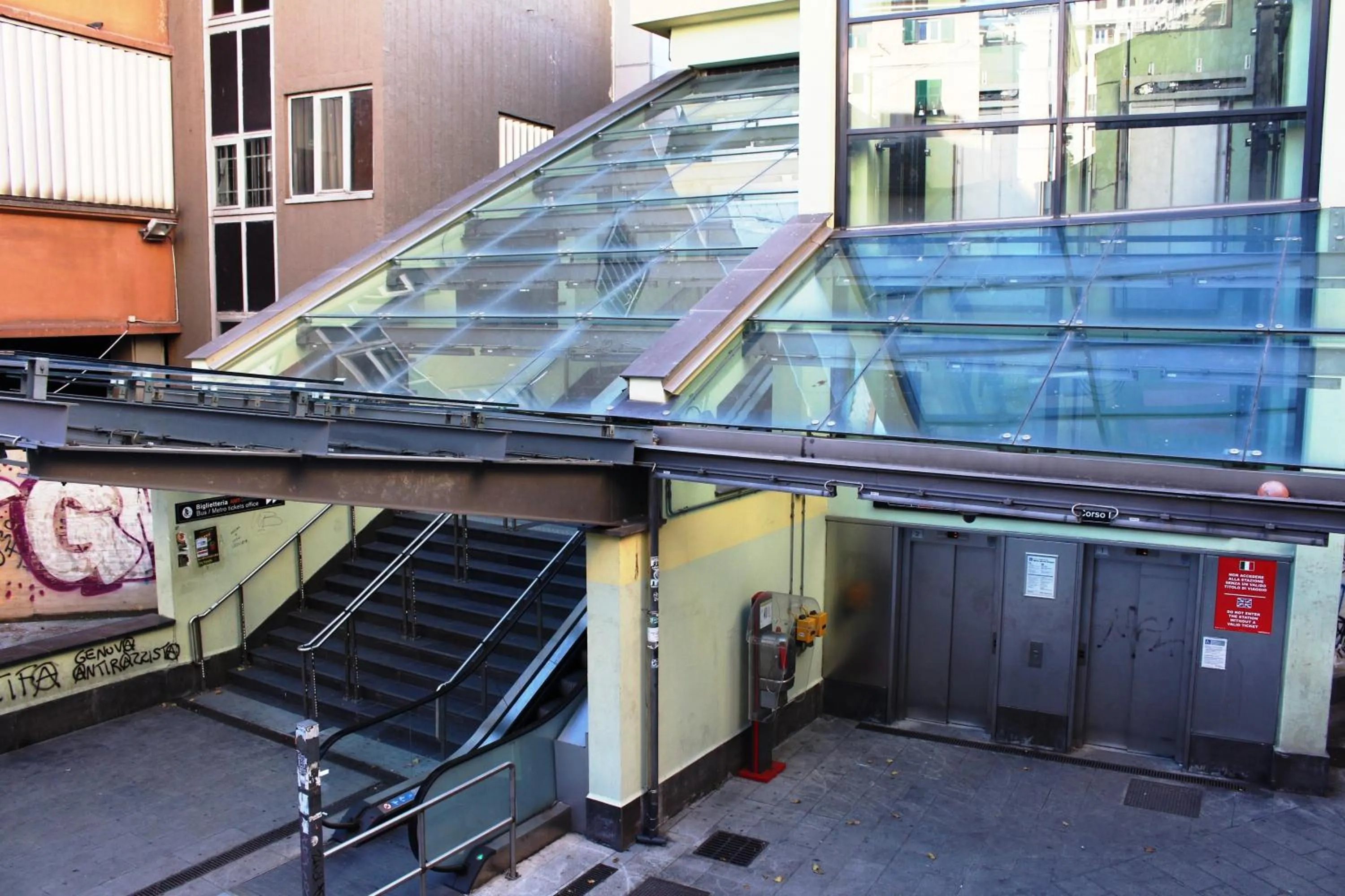 Neighbourhood in Bb Tube