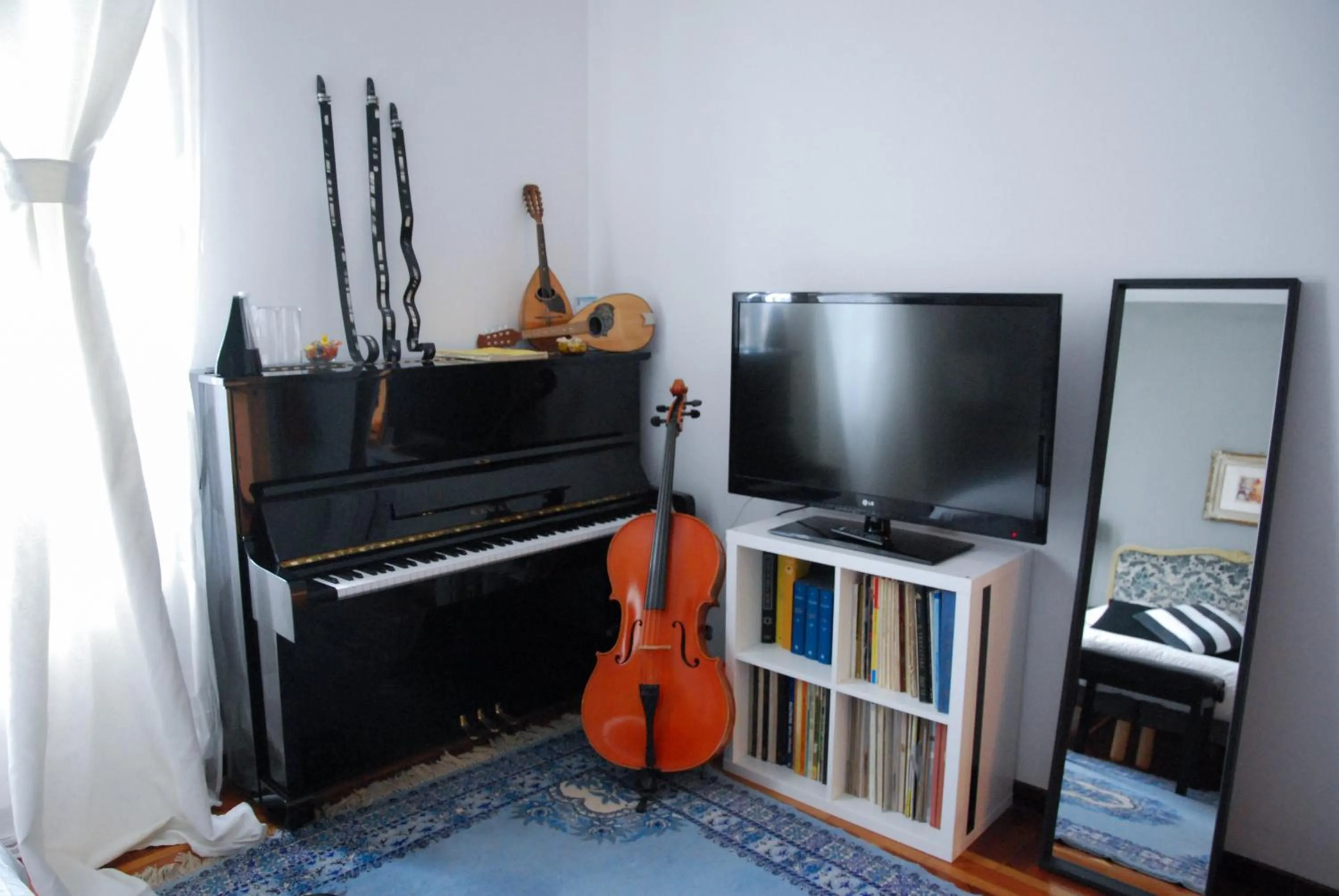 Decorative detail in Bb Tube