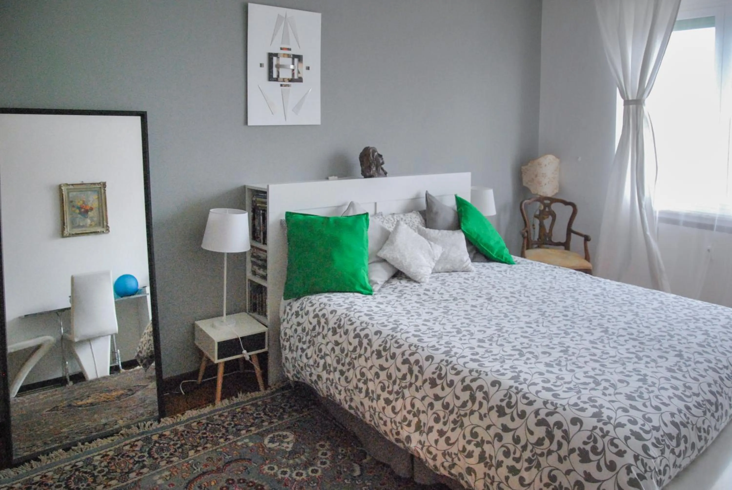 Bedroom, Bed in Bb Tube