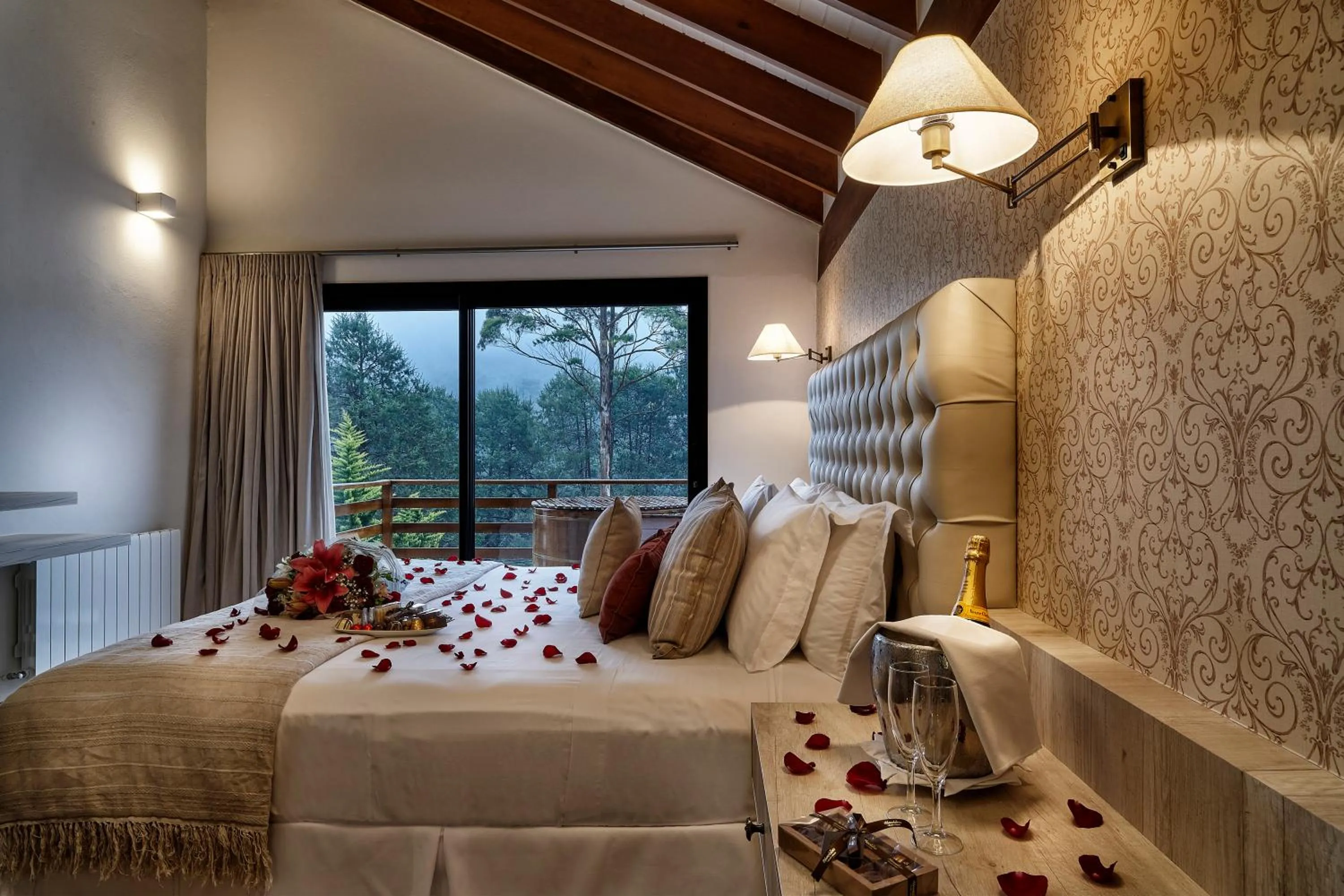 View (from property/room), Bed in Hotel & Spa Saint Michel