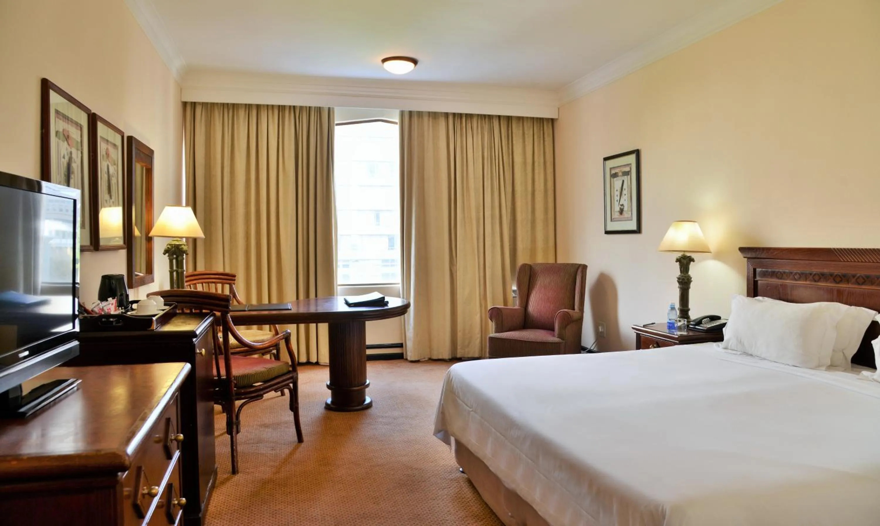 Bedroom, Bed in The Capetonian - Halal