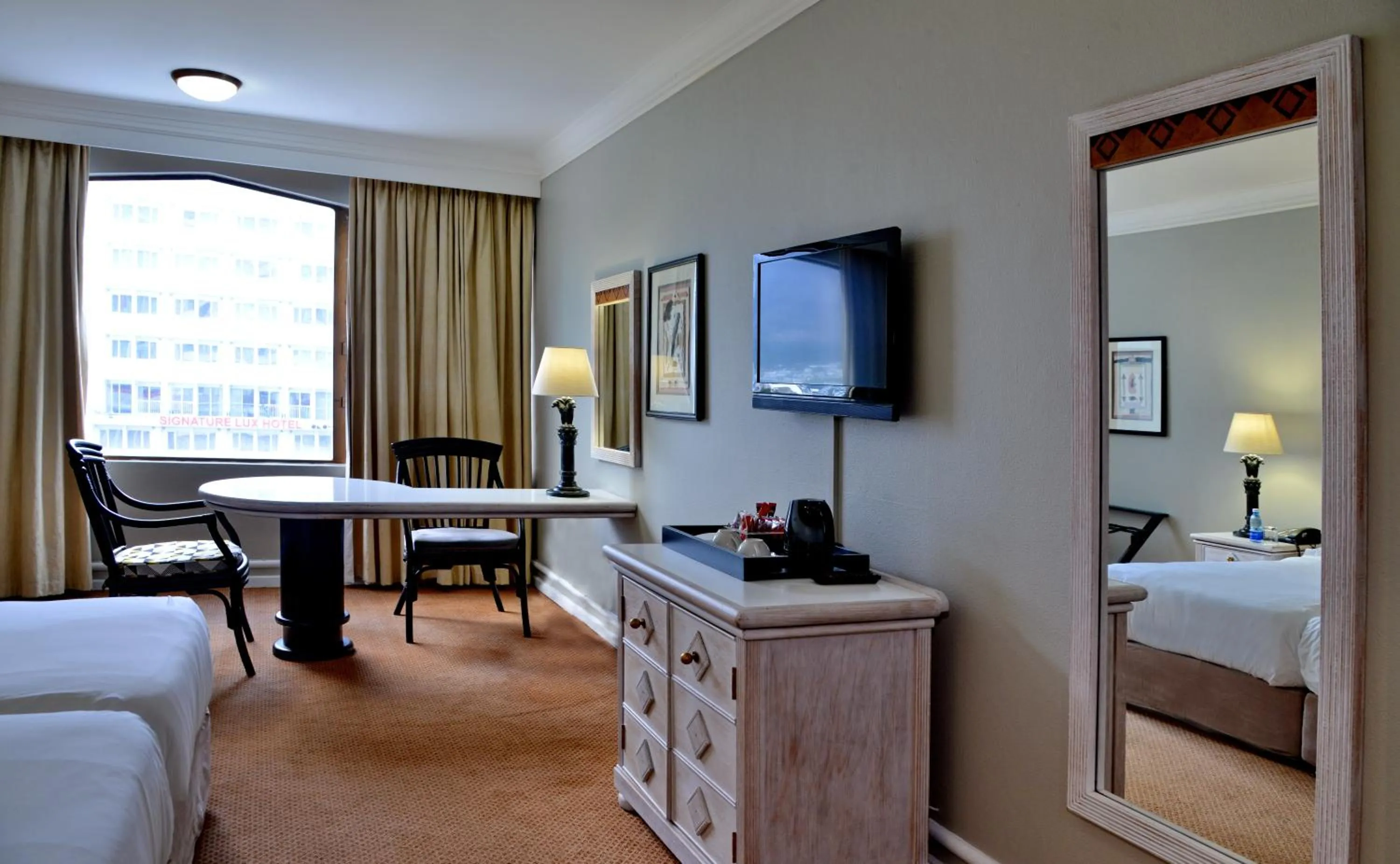 Bedroom, Bed in The Capetonian - Halal