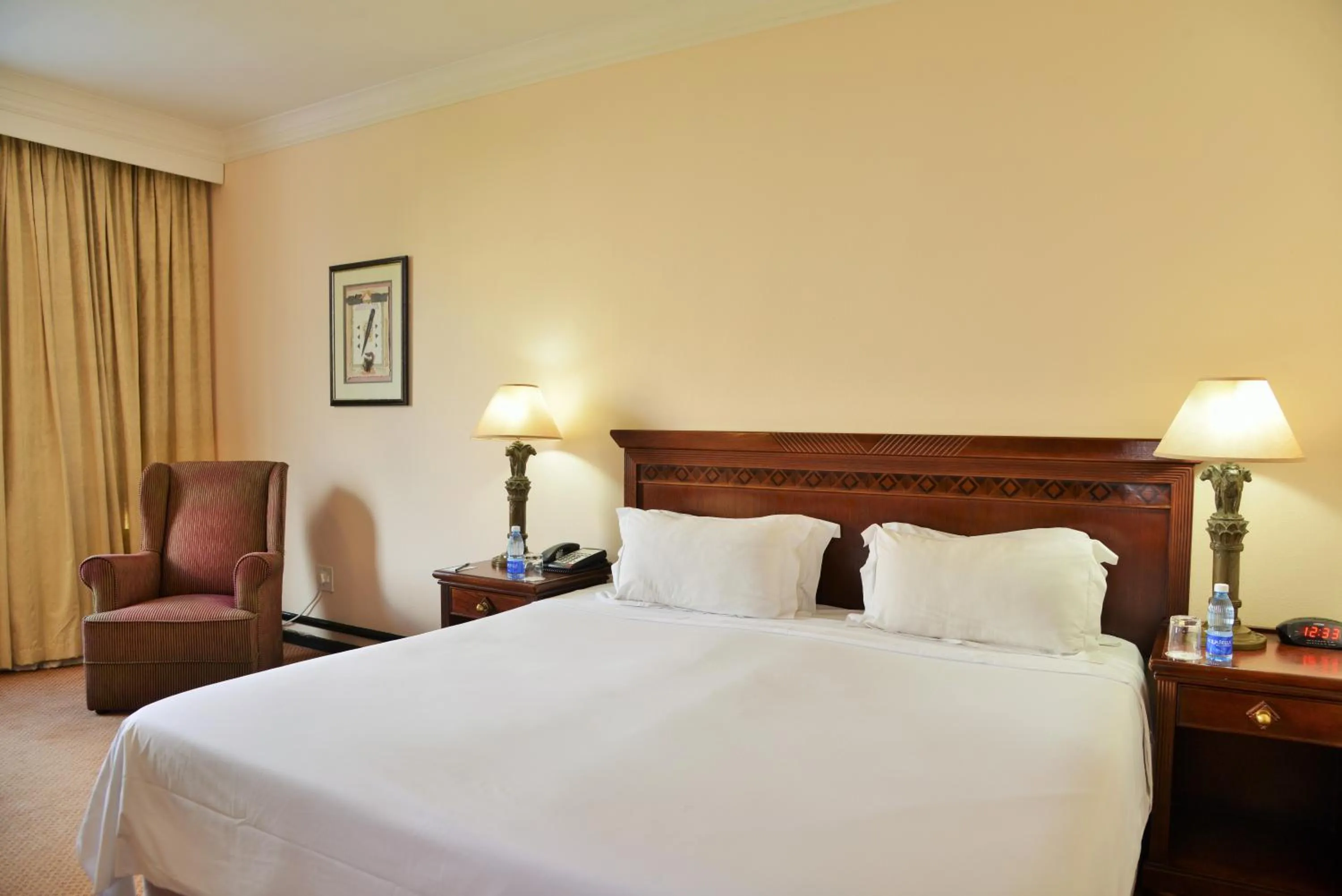 Bedroom, Bed in The Capetonian - Halal