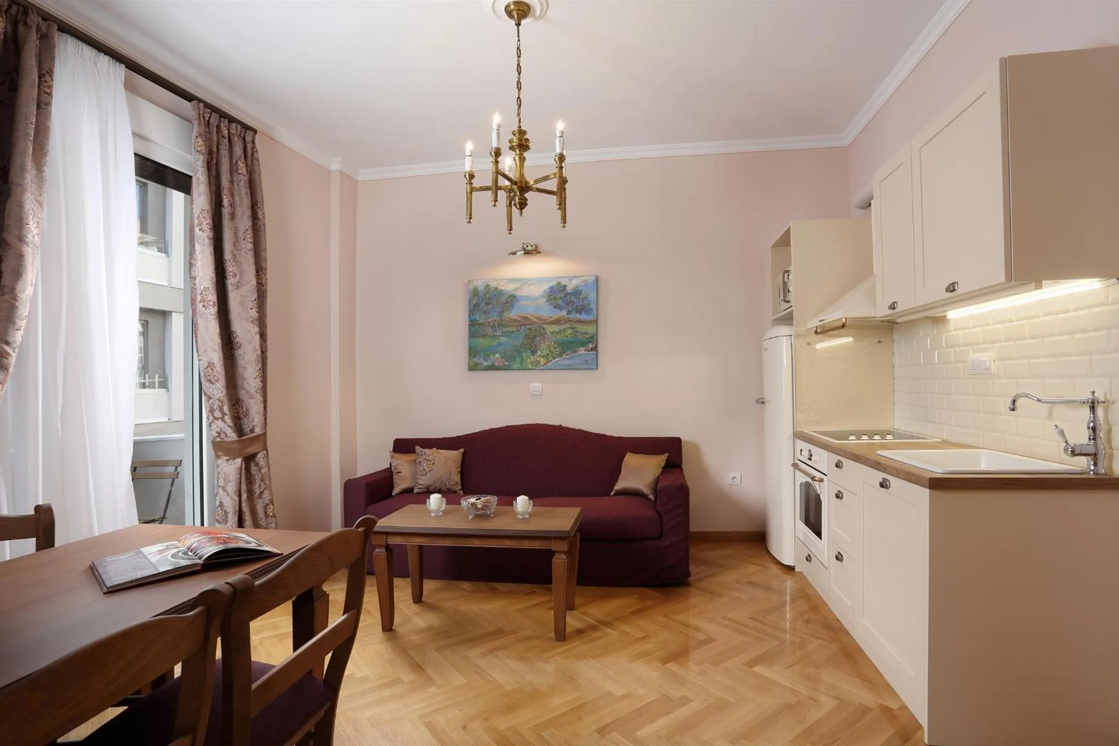 Kitchen or kitchenette in V1935 Luxurious Apartments