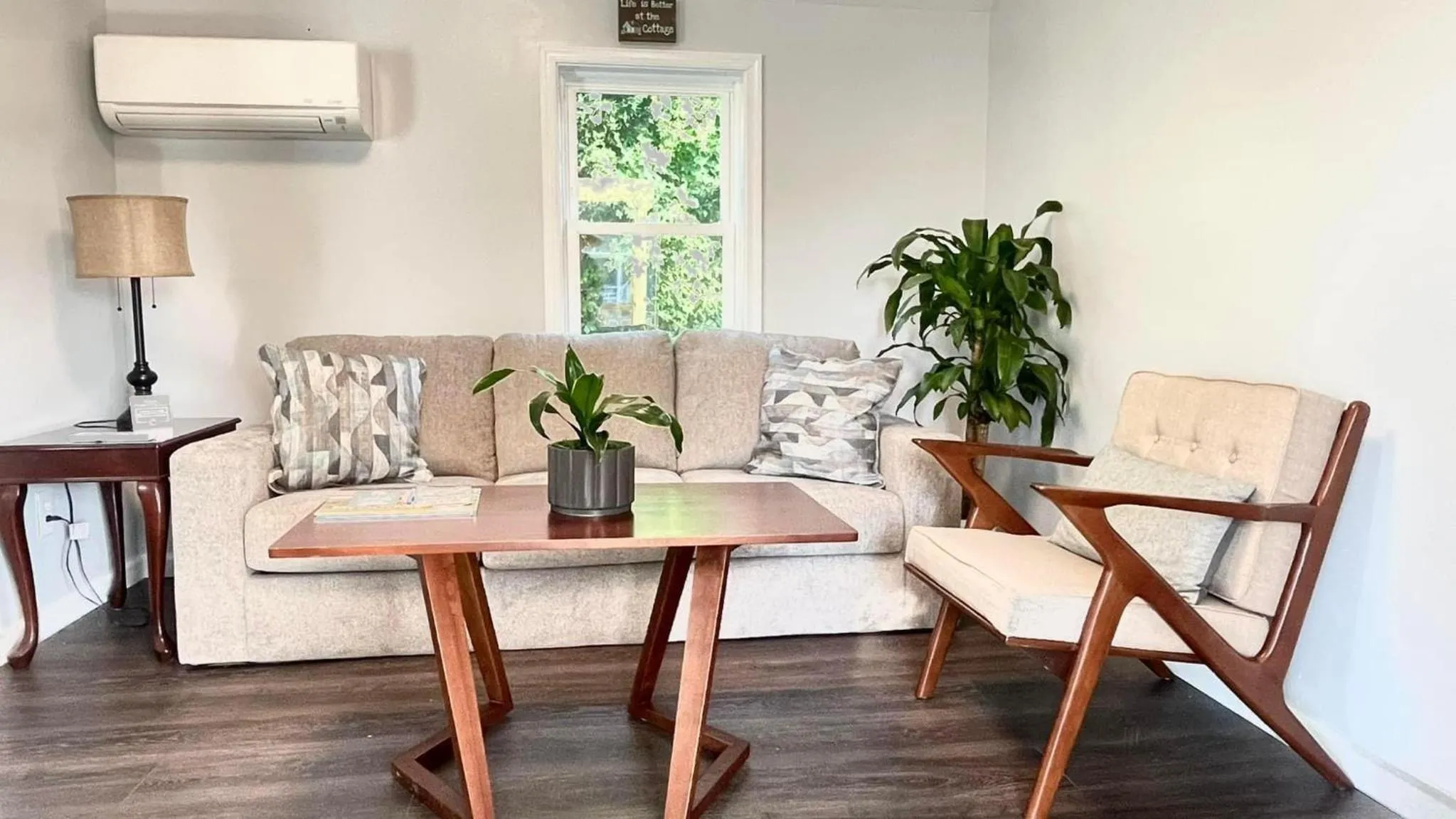 Living room in Americas Best Value Inn Chincoteague