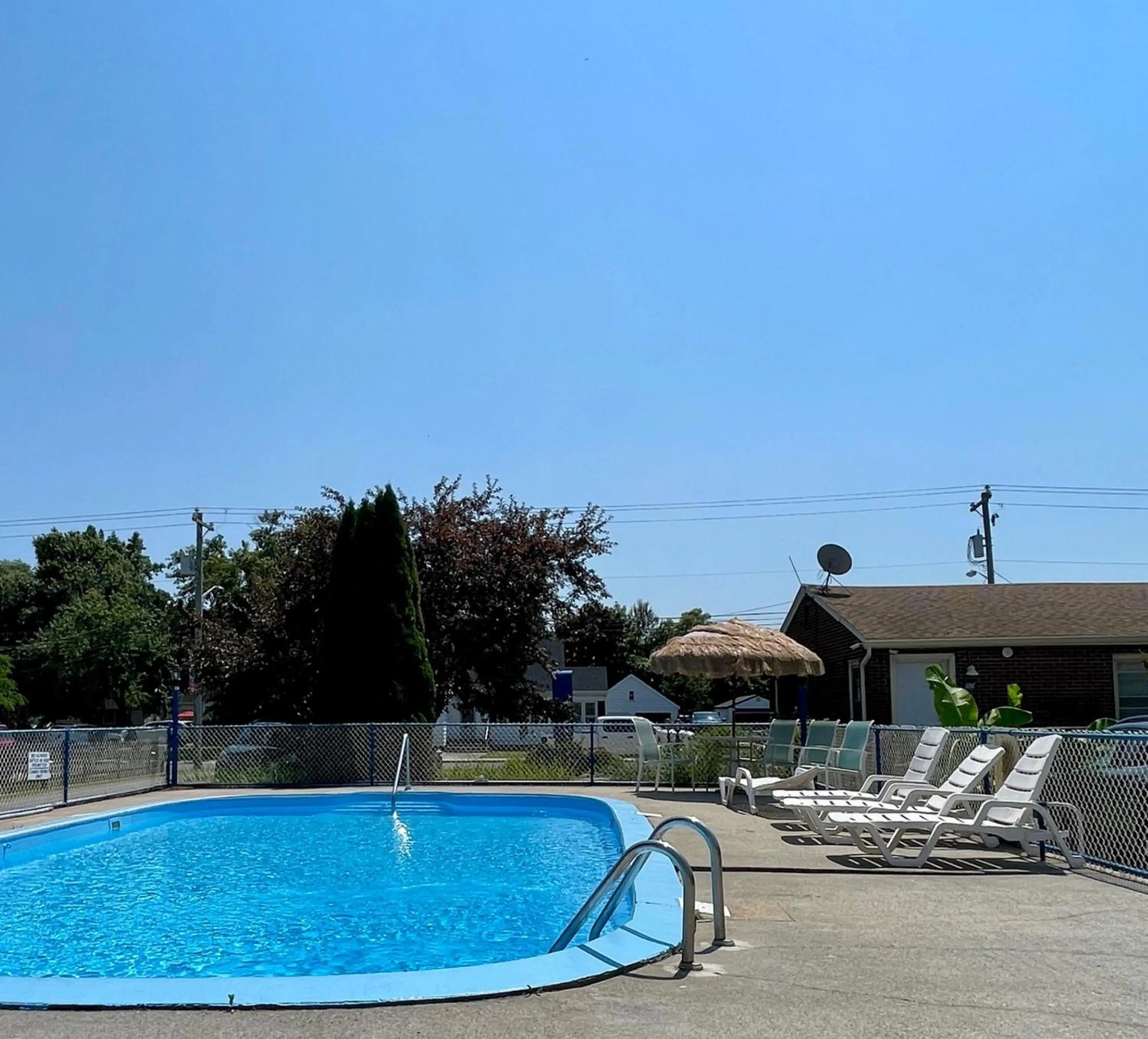 Swimming pool in Americas Best Value Inn Chincoteague