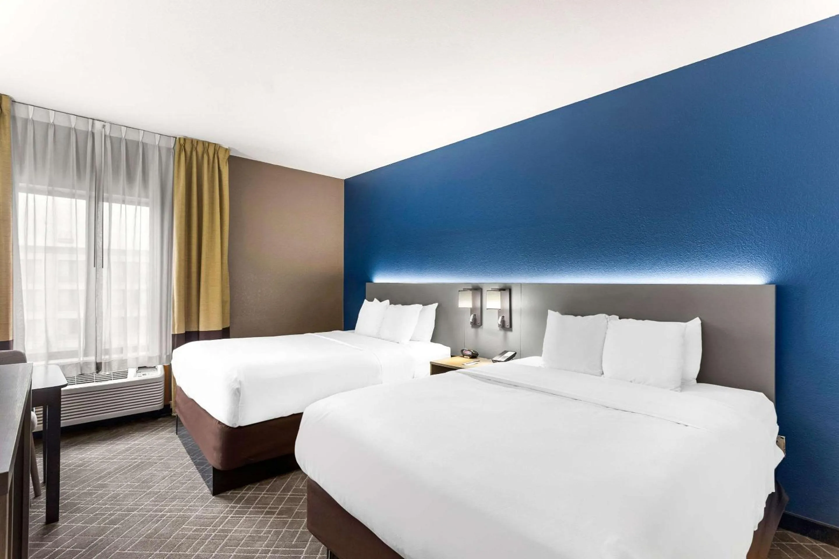 Bedroom, Bed in Comfort Inn & Suites Kenosha-Pleasant Prairie