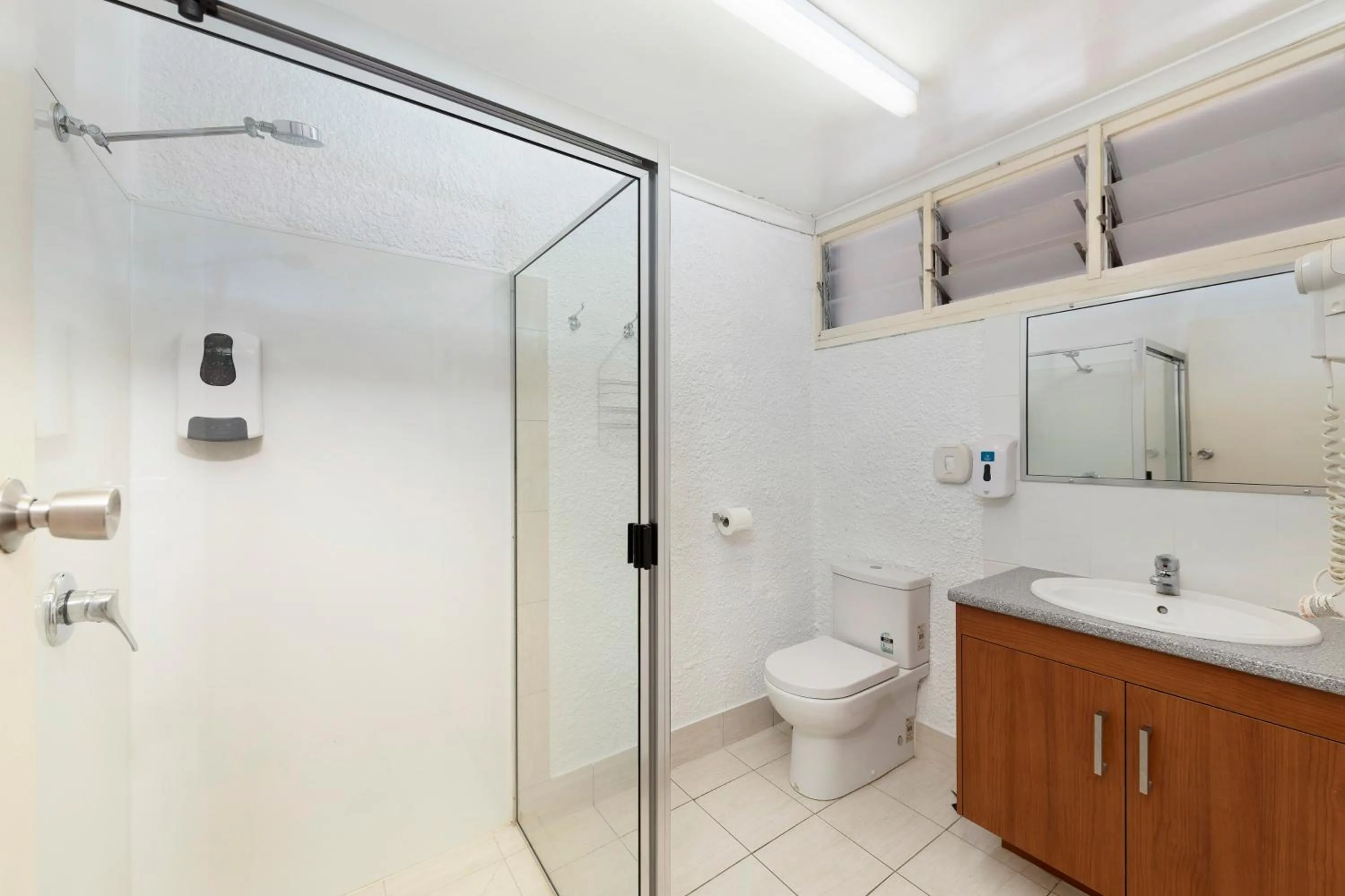 Bathroom in Bundaberg Coral Villa Motor Inn