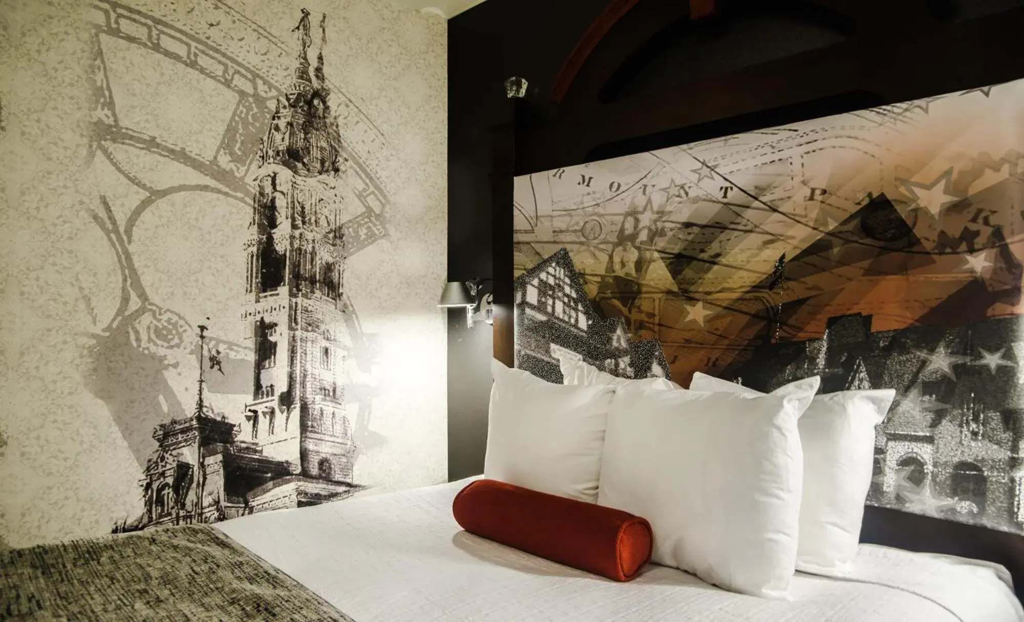 Double Room with Two Double Beds in Chestnut Hill Hotel Double Room with Two Double Beds in Chestnut Hill Hotel