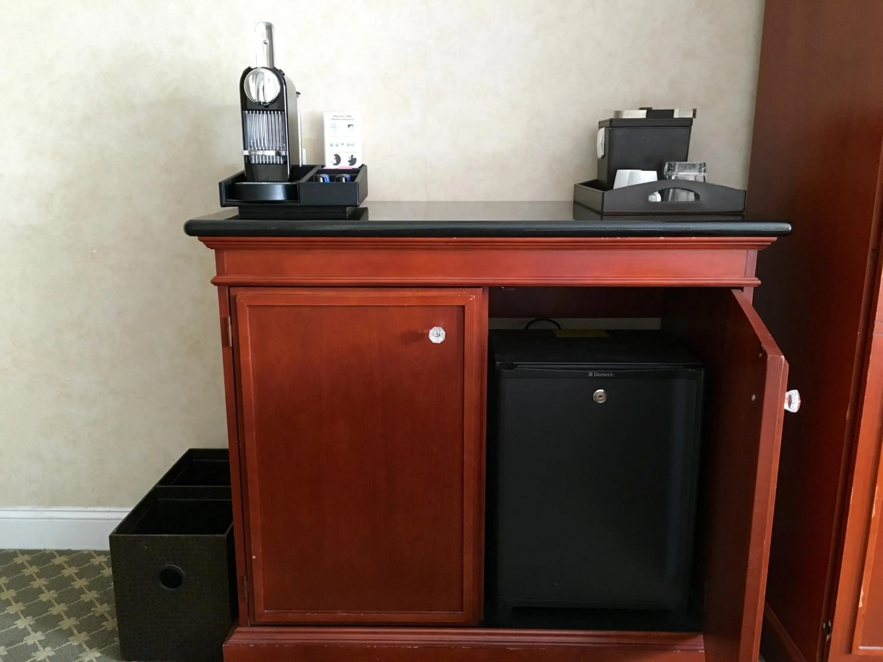Coffee/tea facilities in Chestnut Hill Hotel