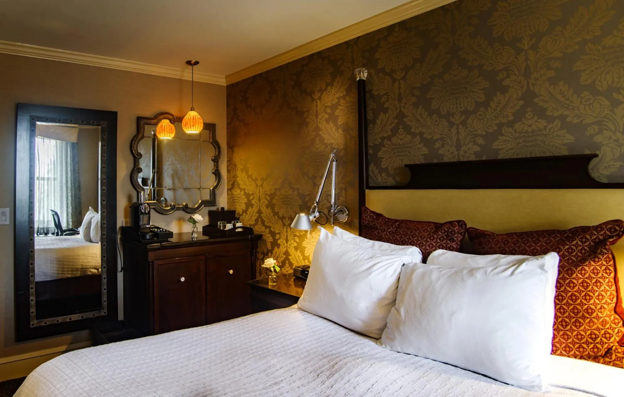 Bed in Chestnut Hill Hotel