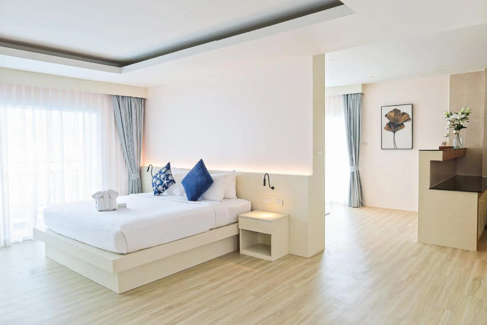 Photo of the whole room, Bed in Amata Patong