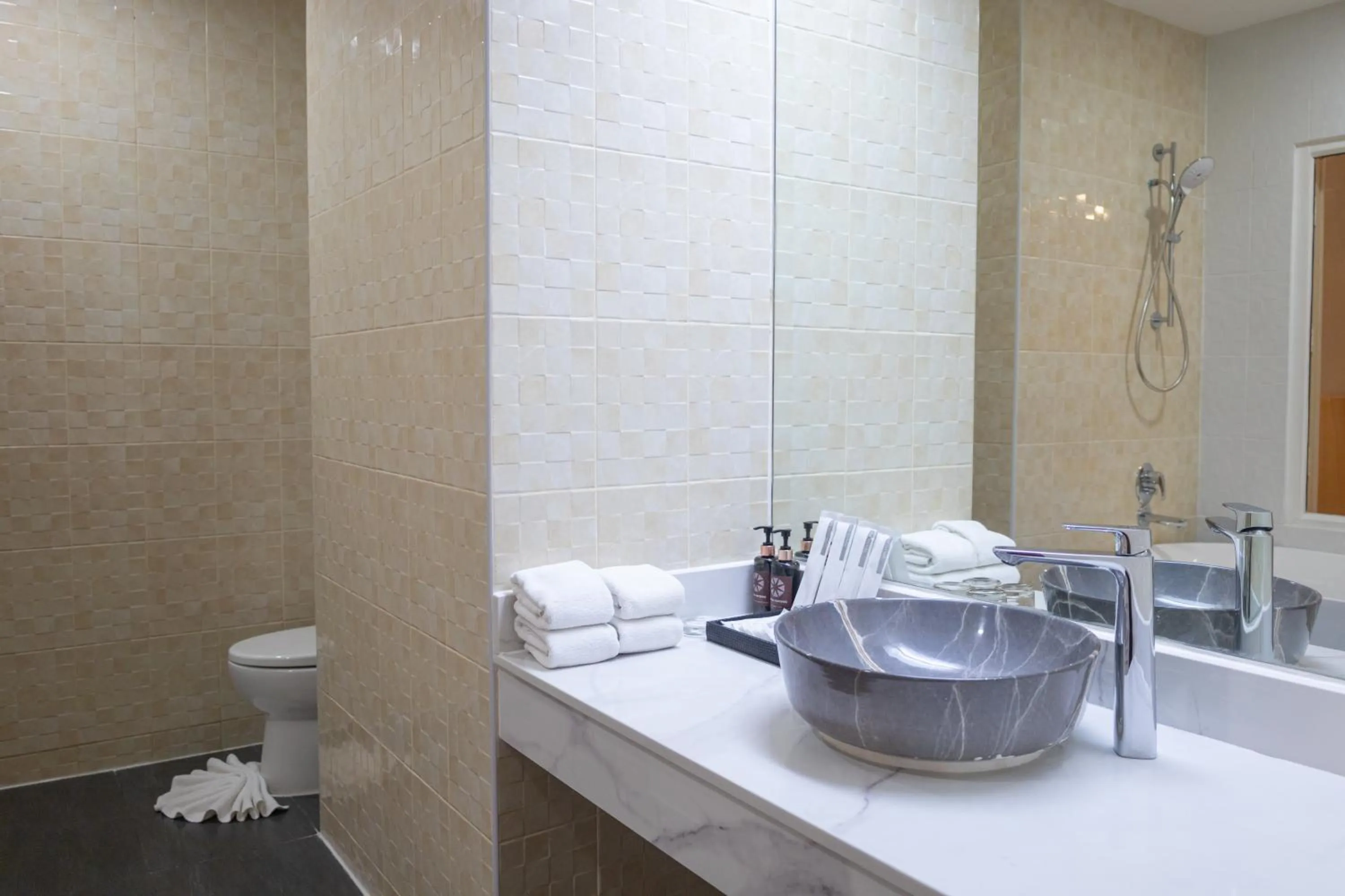 Bathroom in Amata Patong