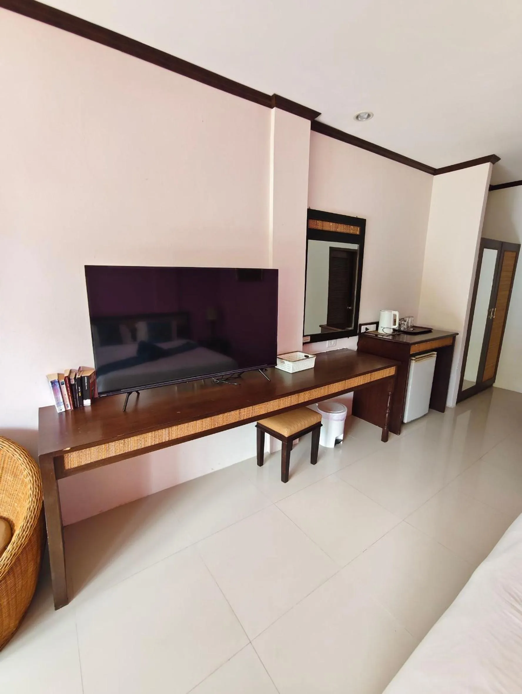 TV and multimedia in Grand Thai House Resort Lamai