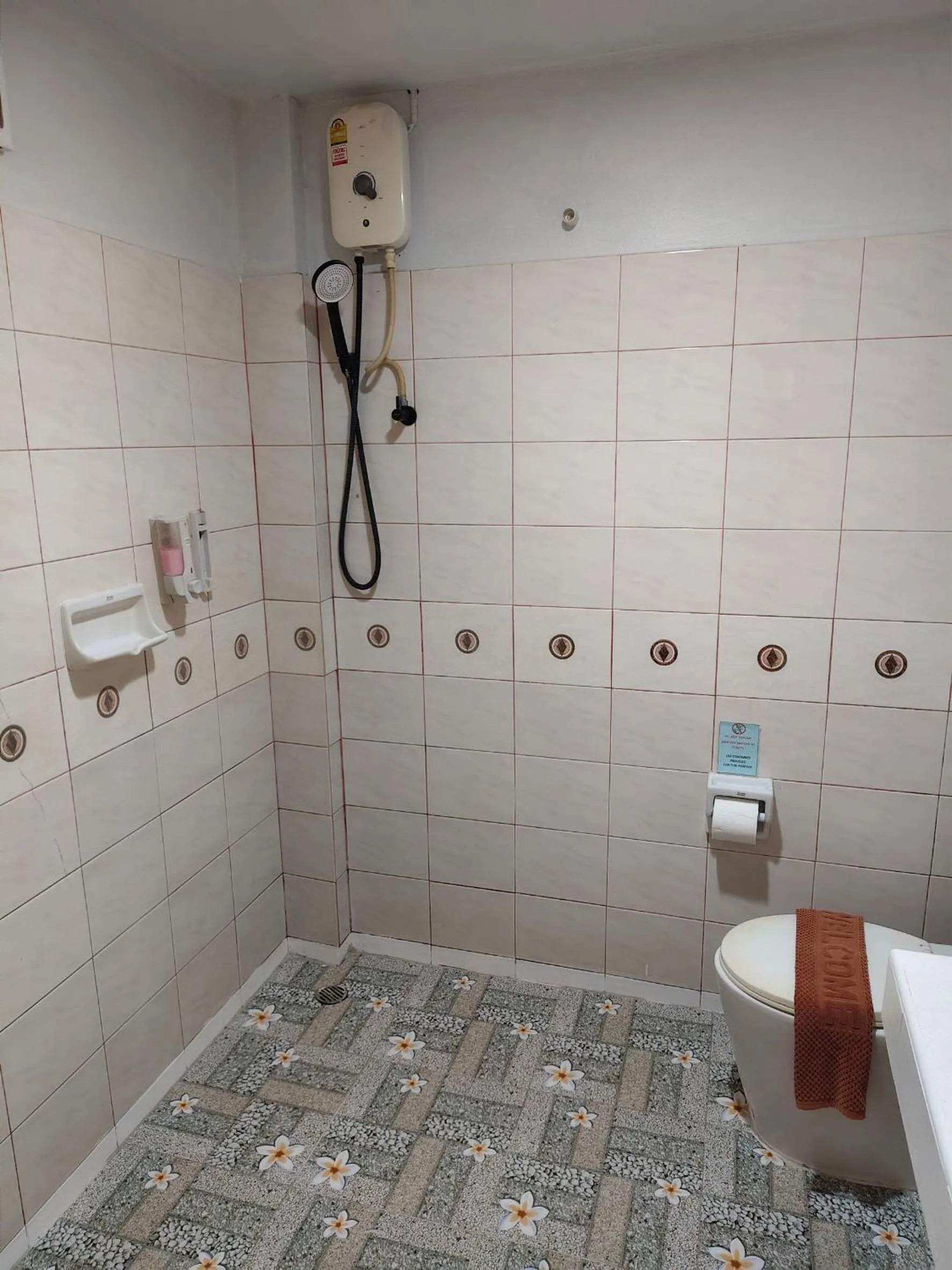 Shower in Grand Thai House Resort Lamai