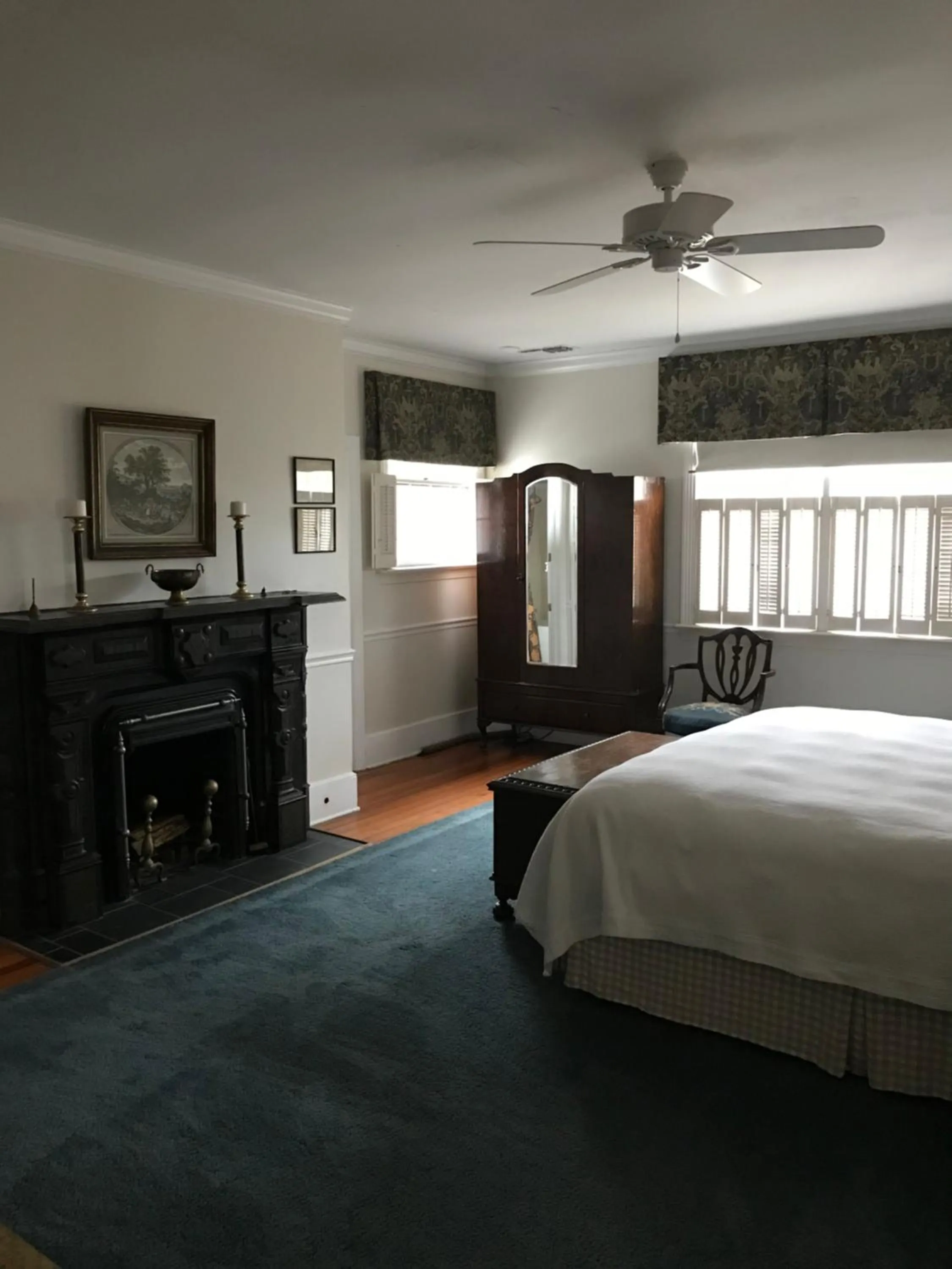 Bed in Springwood Inn