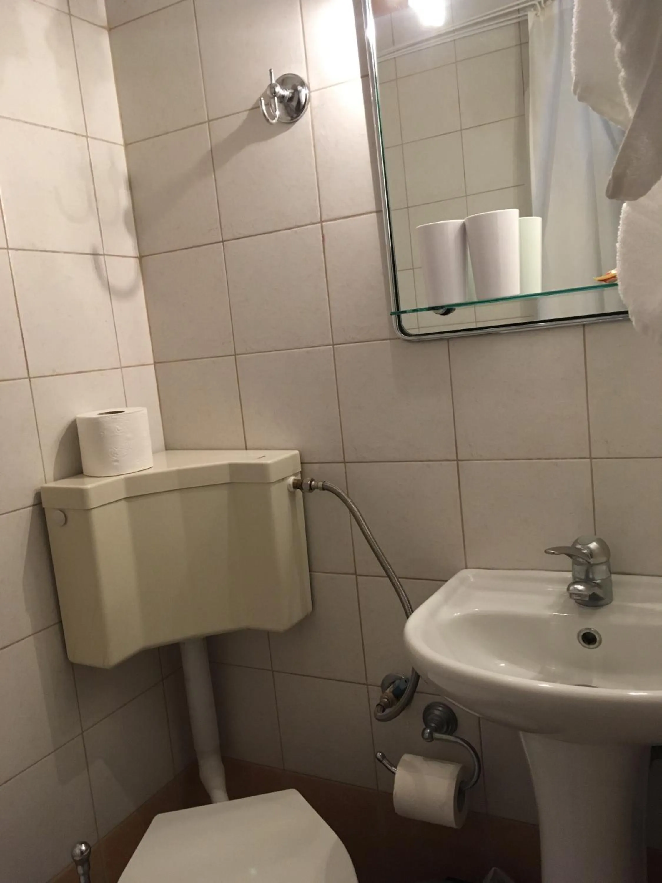 Hotel Orestion - Bike and motorcycle friendly hotel