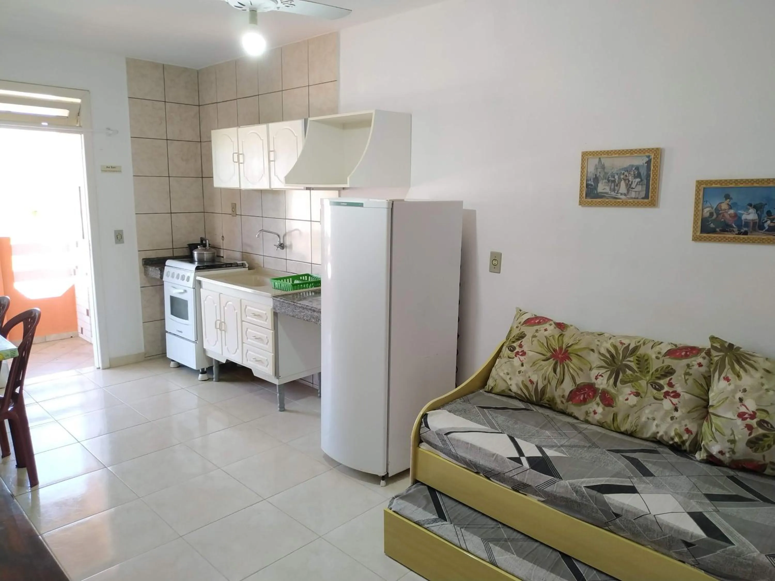 Kitchen or kitchenette in Residencial Praia Bombas