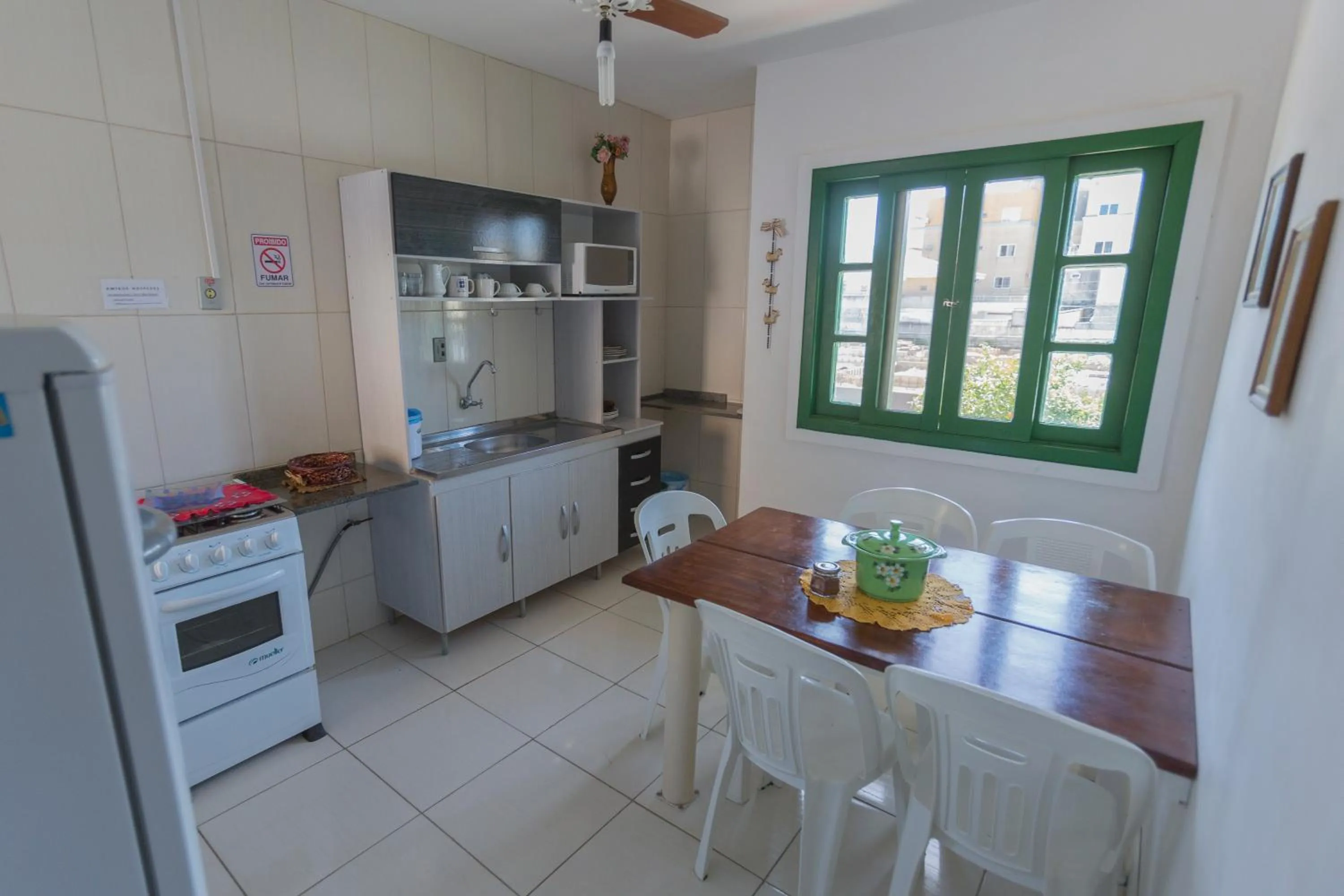Kitchen or kitchenette in Residencial Praia Bombas