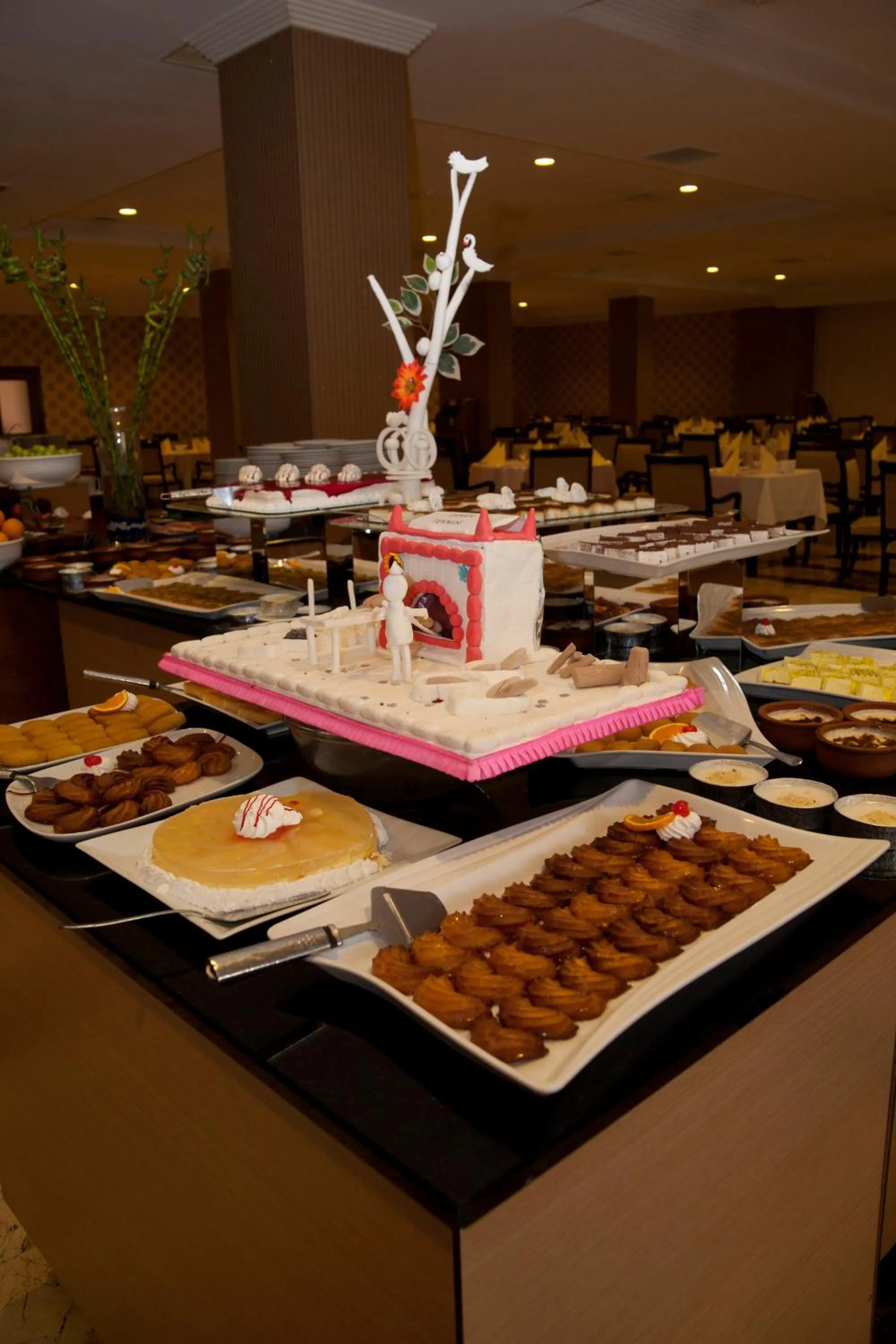 Restaurant/places to eat in Anadolu Hotels Esenboga Thermal