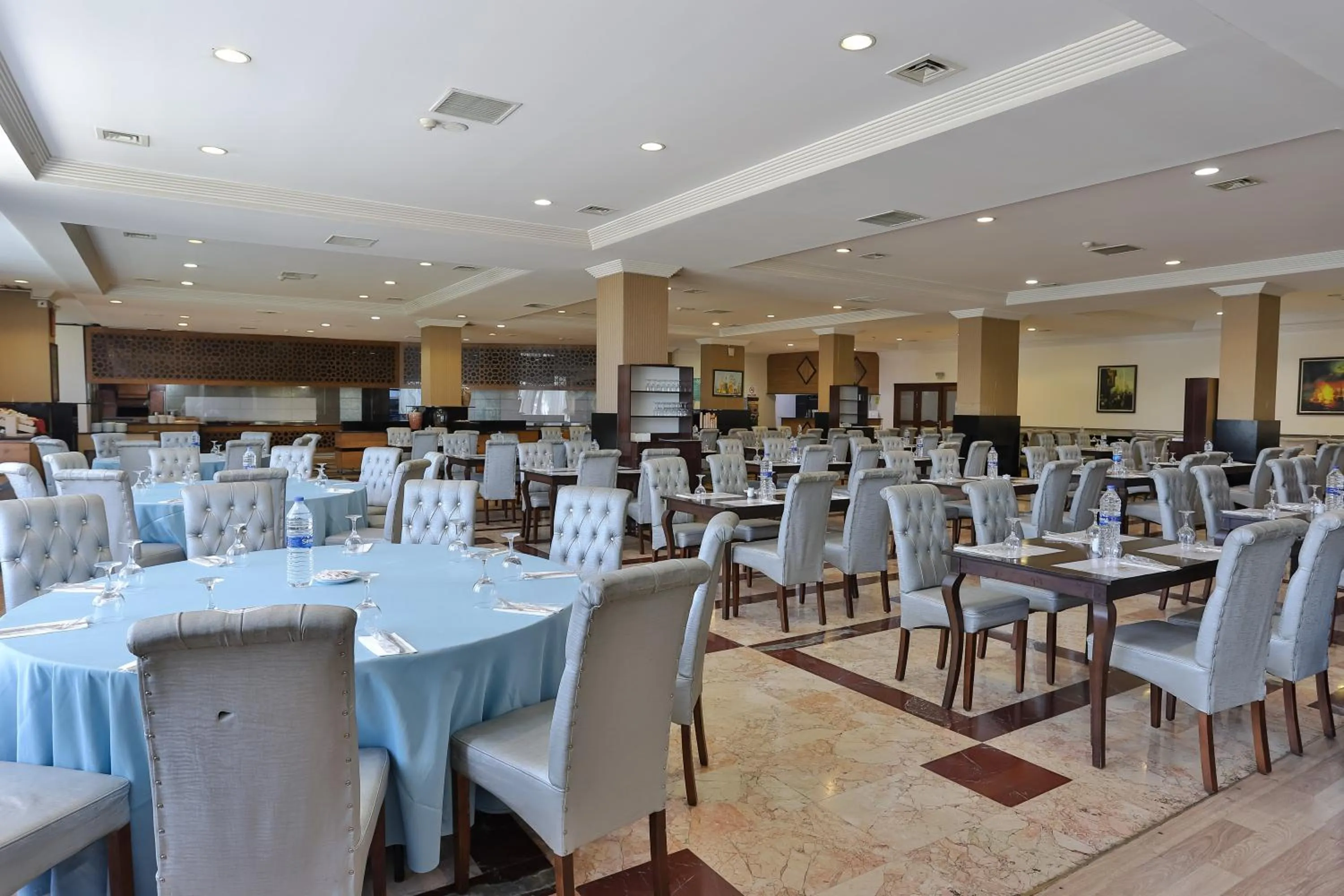 Restaurant/places to eat in Anadolu Hotels Esenboga Thermal