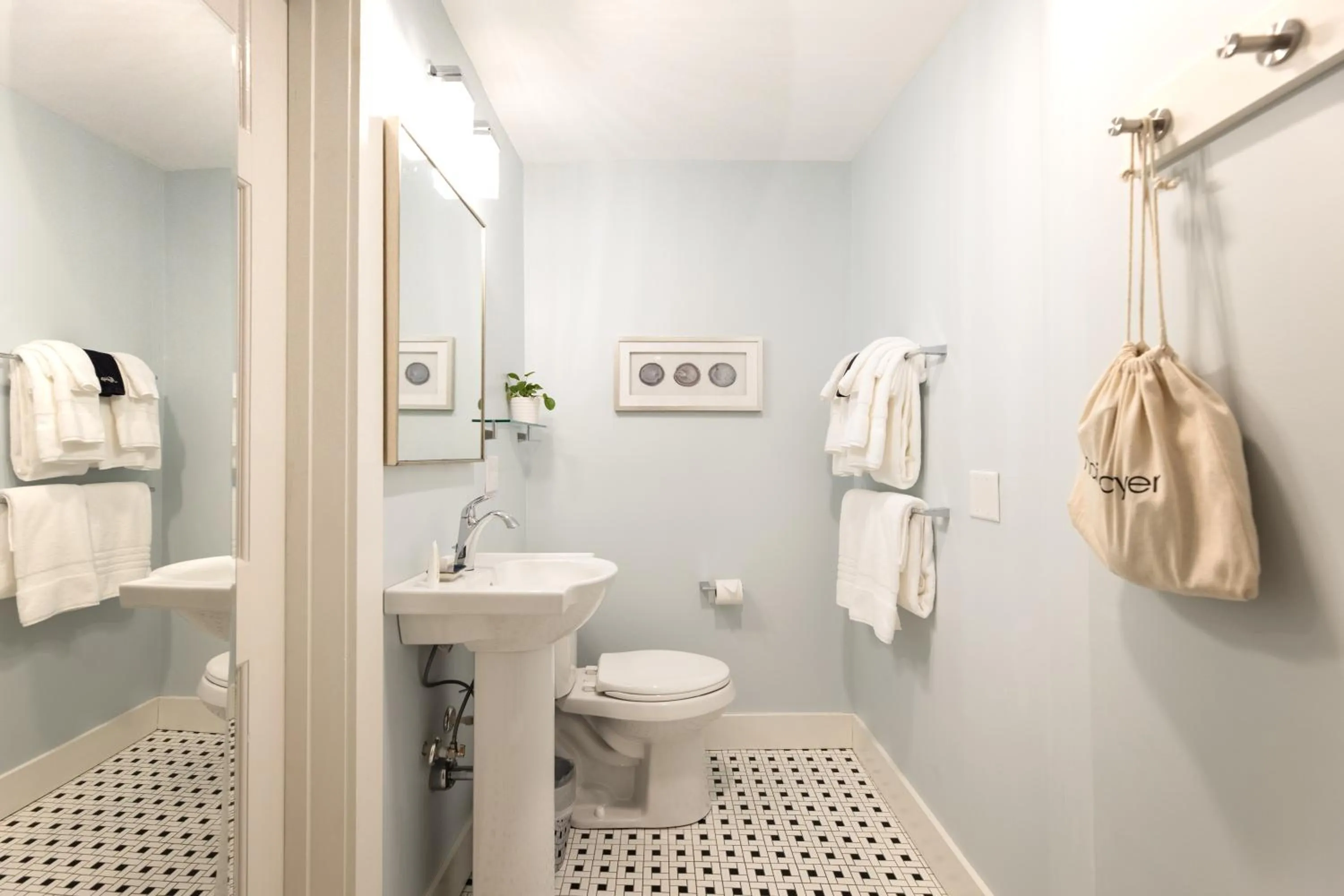 Bathroom in The Sailmaker's House