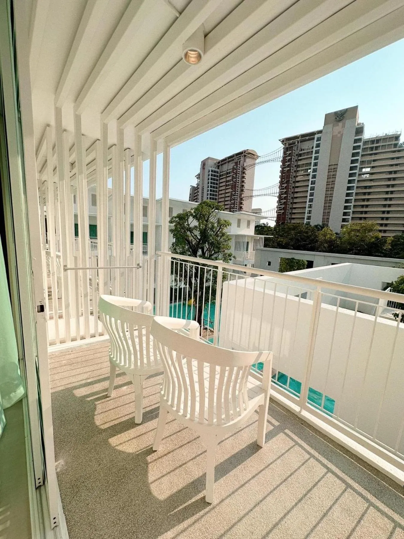 Balcony/Terrace in Prima Hotel Pattaya