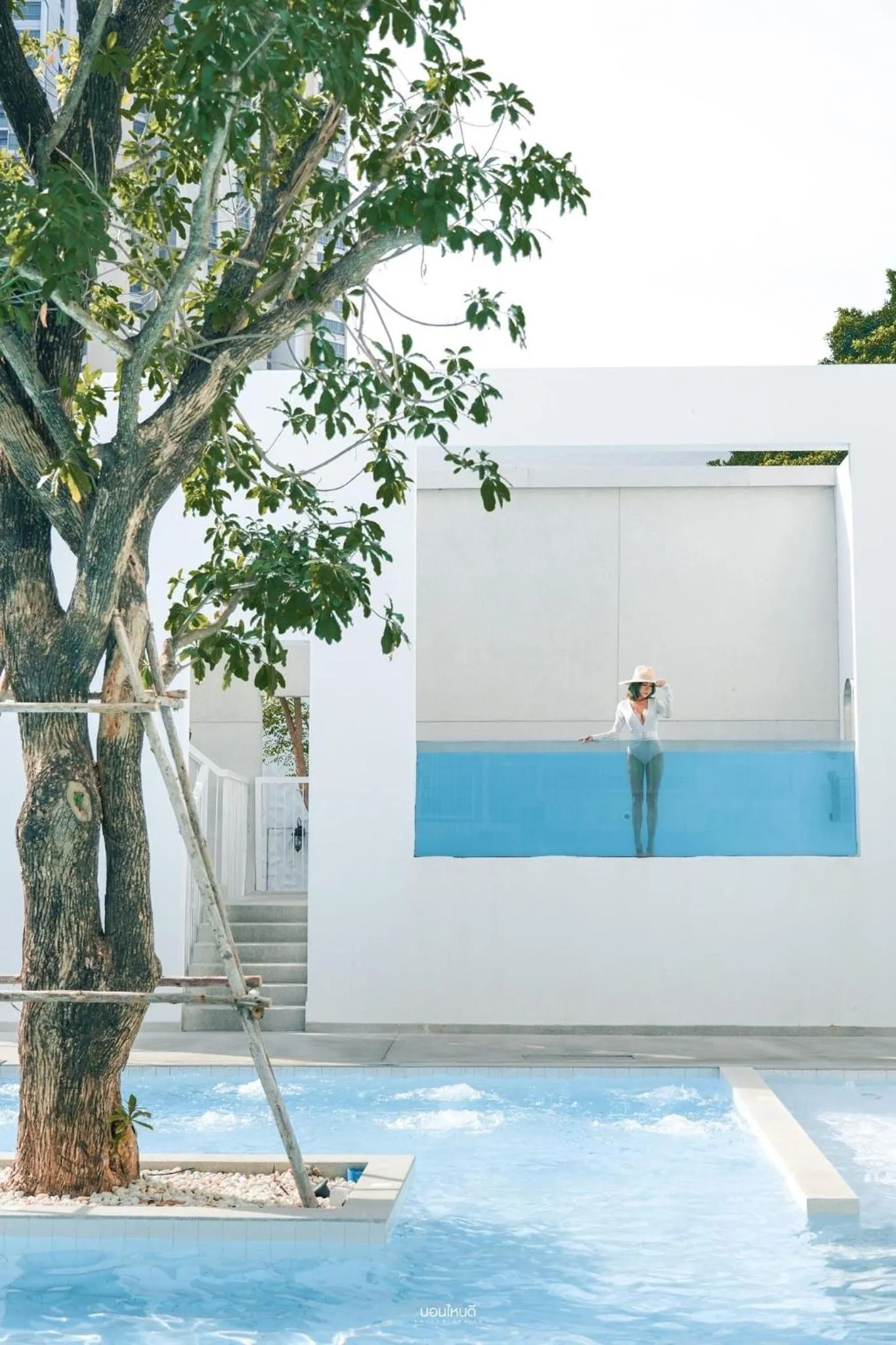 Swimming pool in Prima Hotel Pattaya