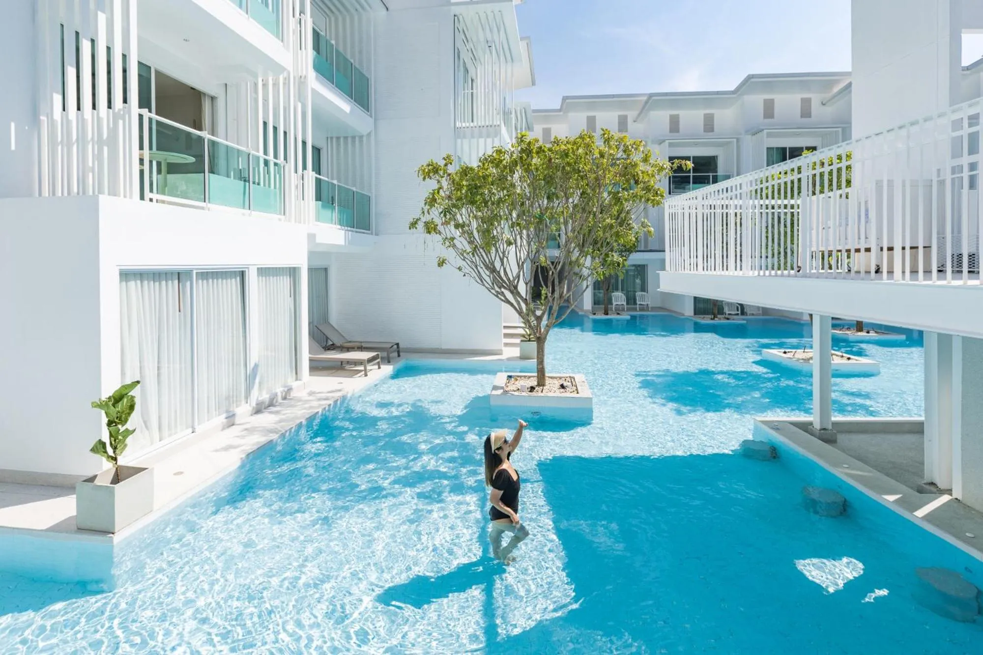 Pool view in Prima Hotel Pattaya