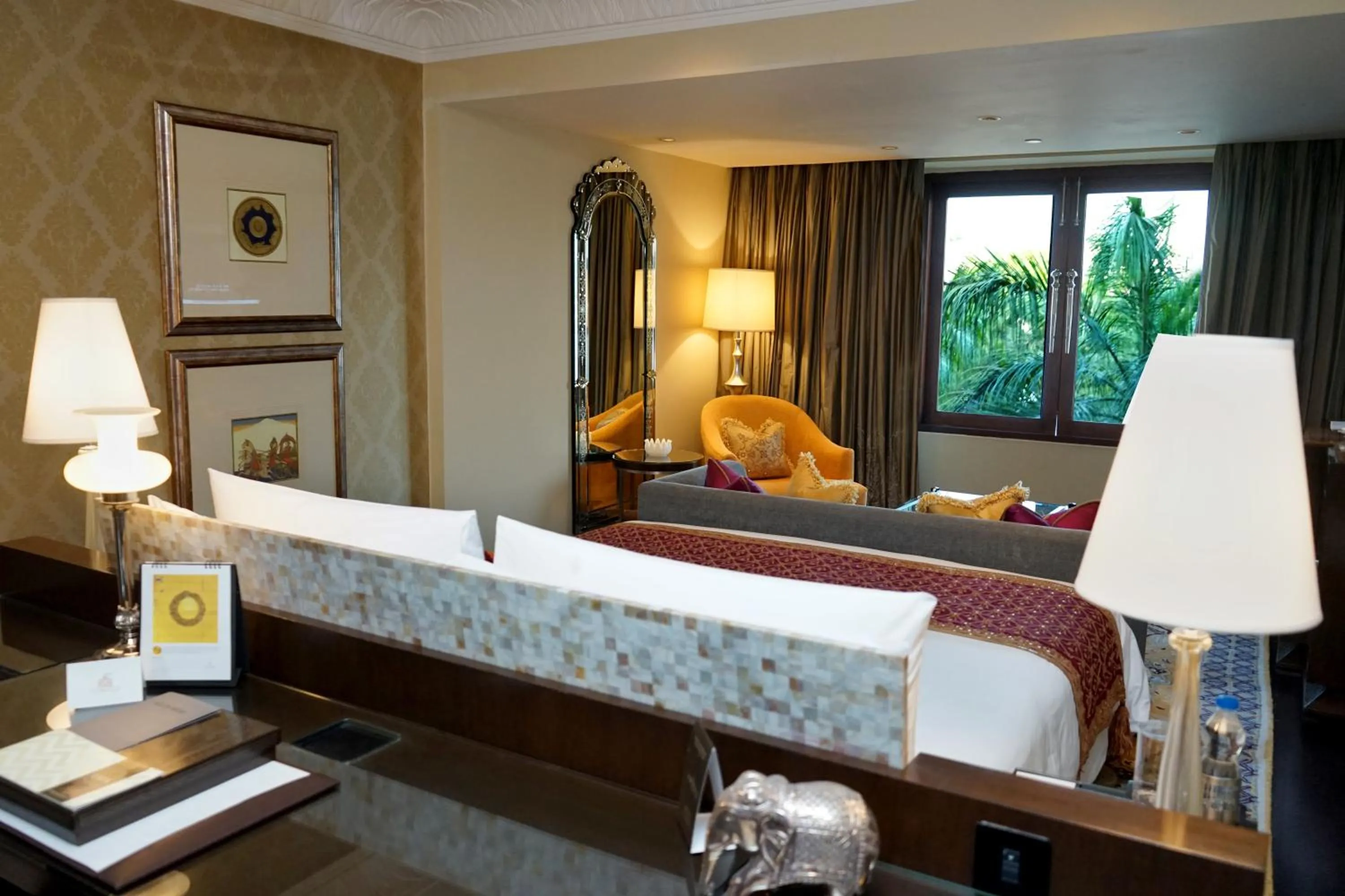 Photo of the whole room, Bed in The Leela Palace Udaipur