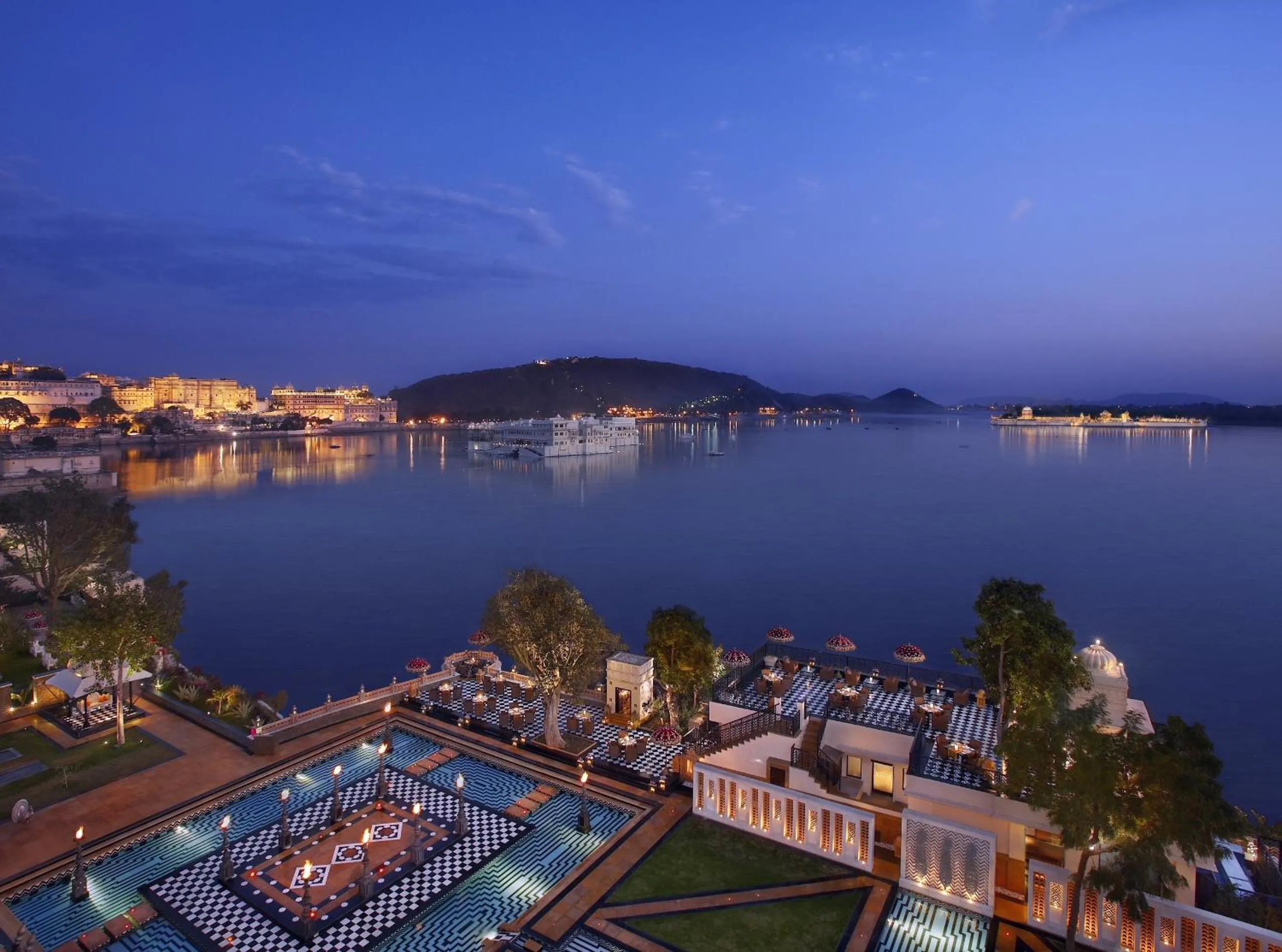 Restaurant/places to eat in The Leela Palace Udaipur