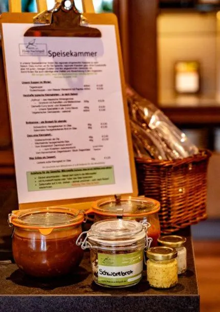 Restaurant/places to eat in Hotel Haus Nachtigall - B&B