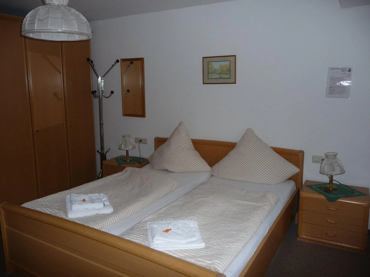 Bed in Wengerterstube & Gästezimmer Kern