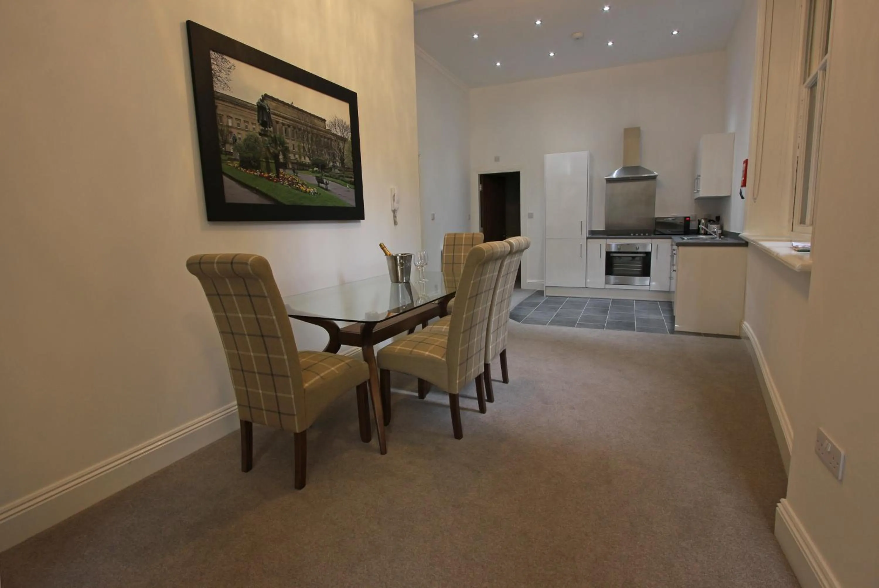 Kitchen or kitchenette in The Castle Collection 14 Cook Street