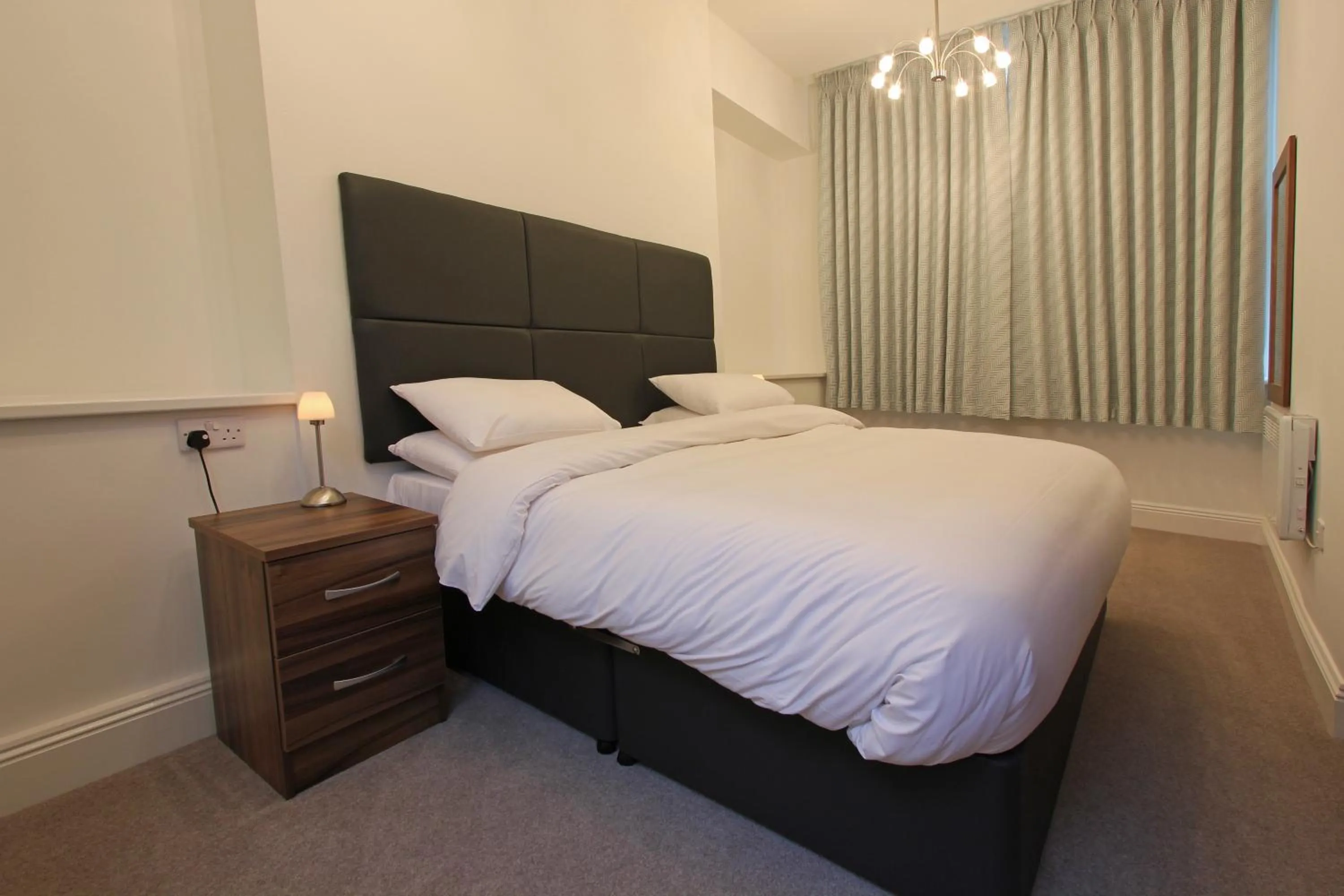 Bedroom, Bed in The Castle Collection 14 Cook Street