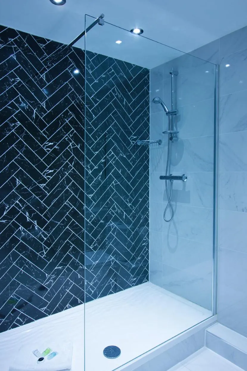 Shower in The Castle Collection 14 Cook Street