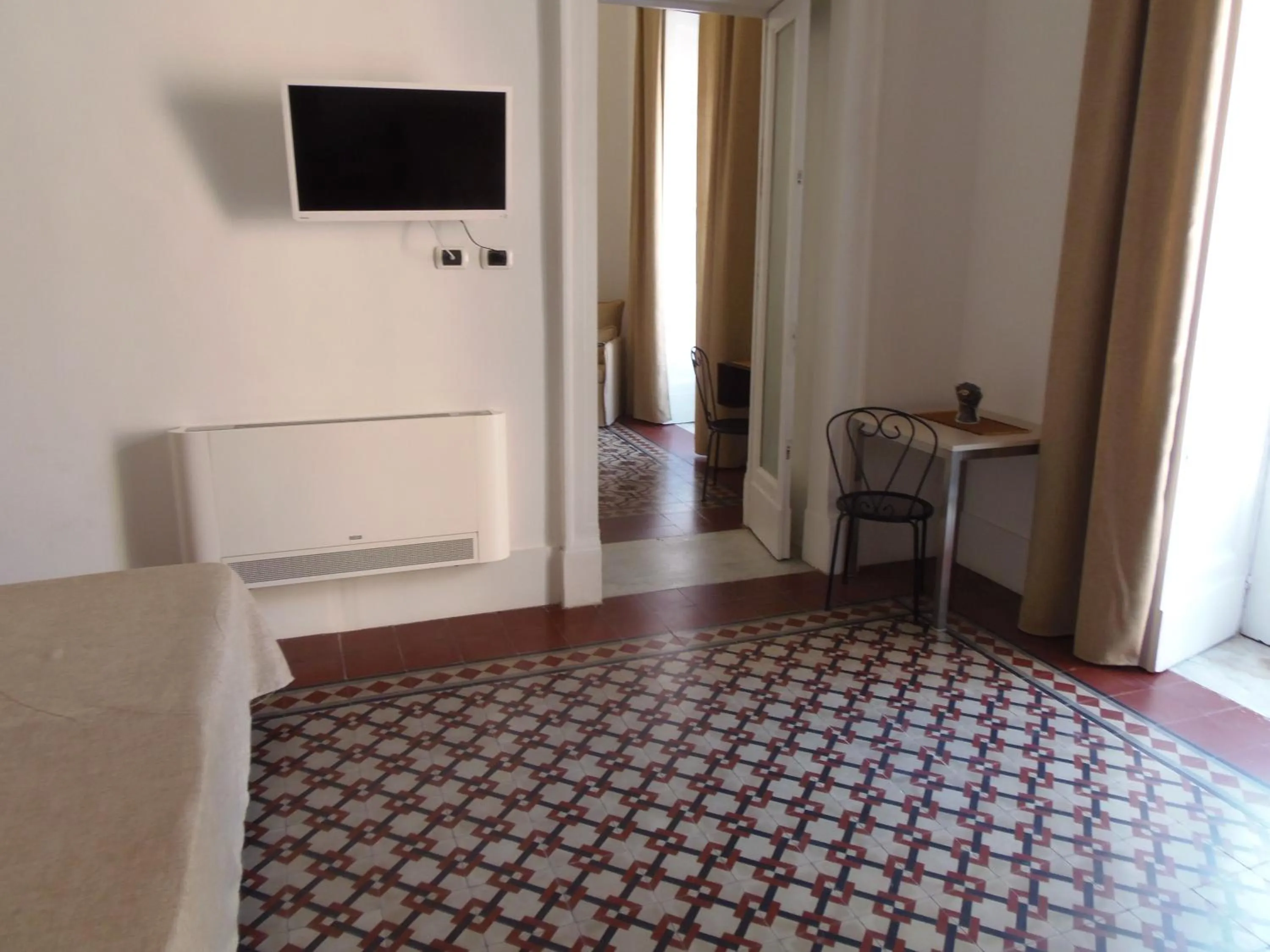 Photo of the whole room, Bed in Hotel Valentino