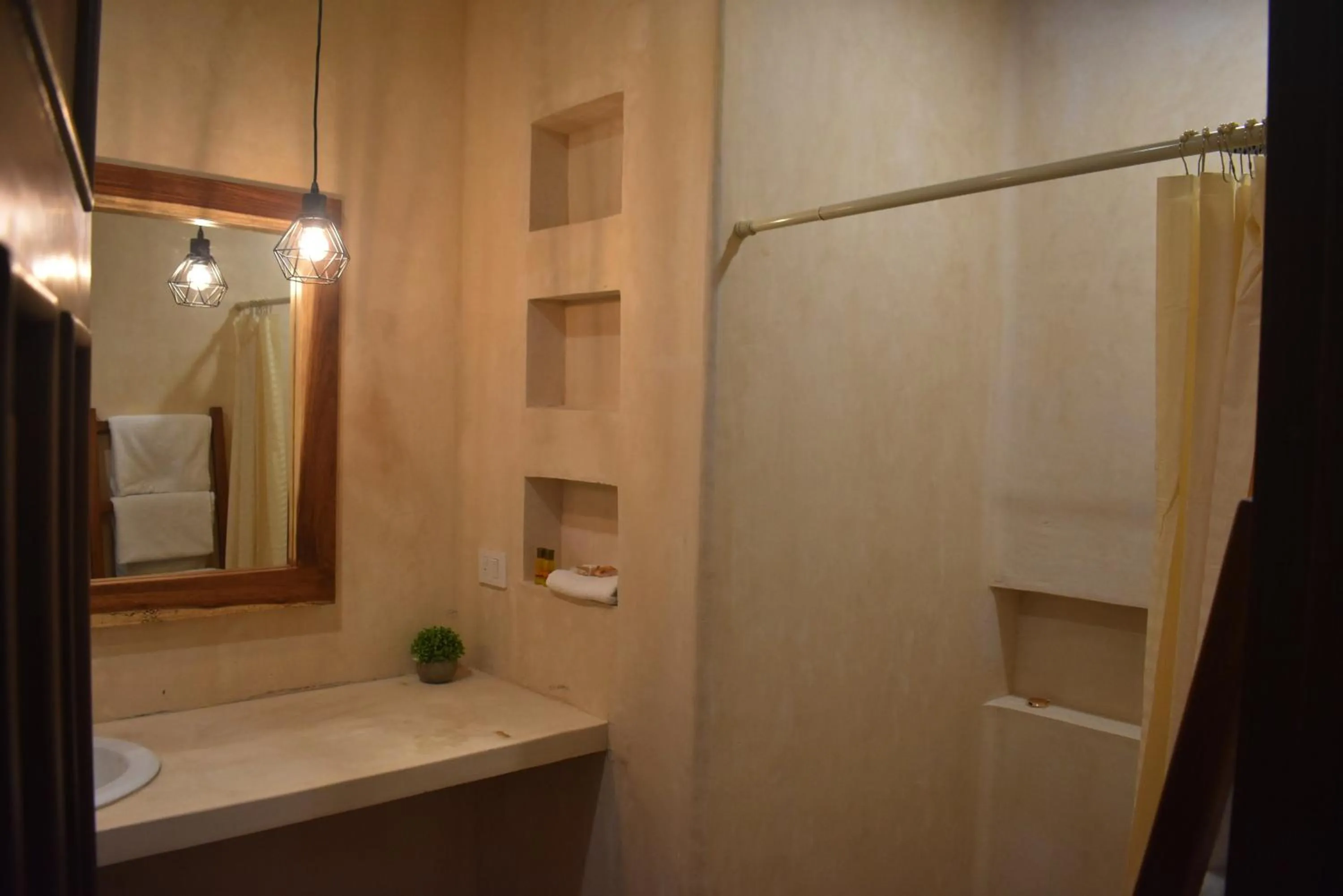 Shower in Villas Vallazoo