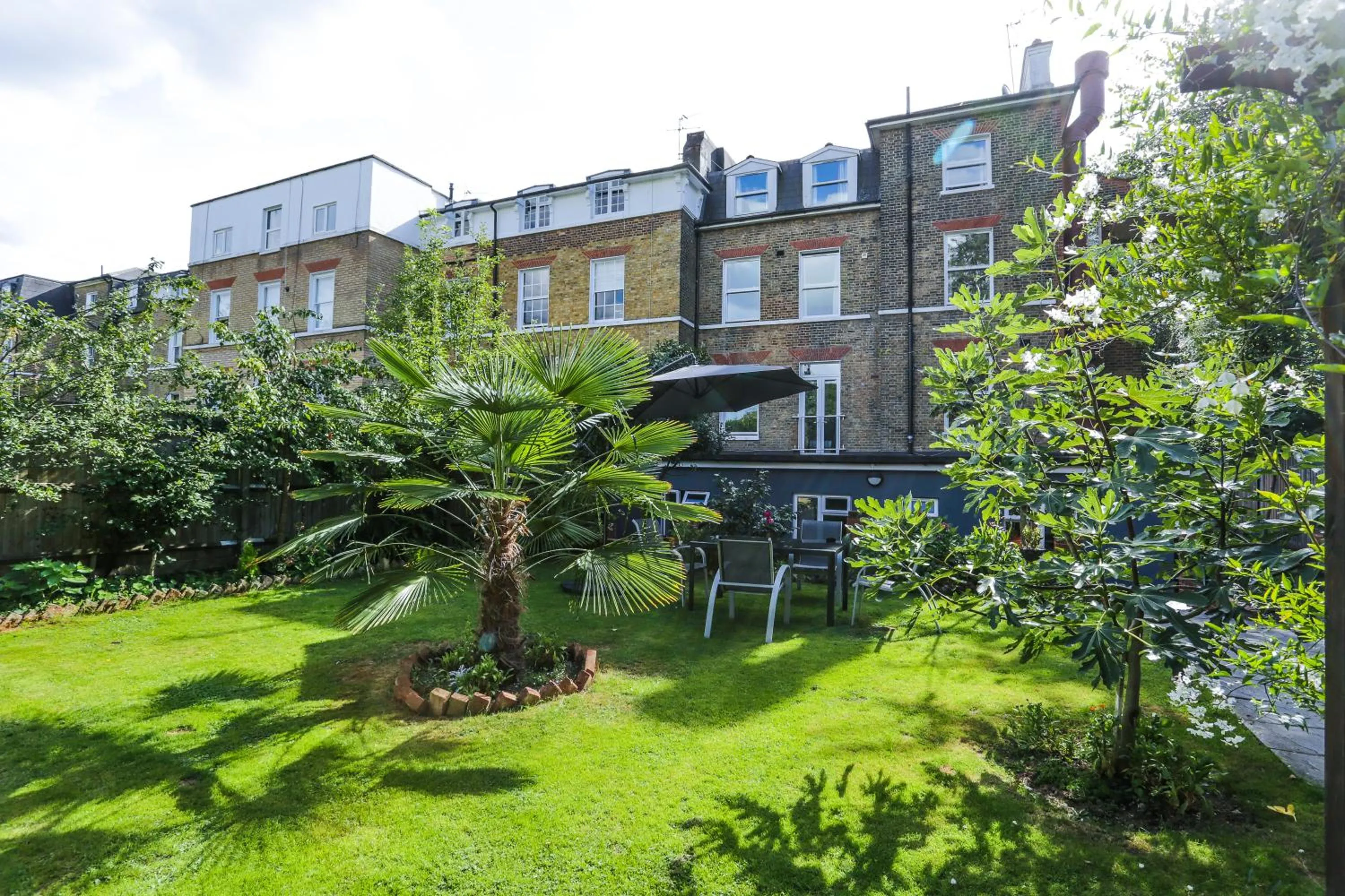 Garden in Beckenham Park Hotel