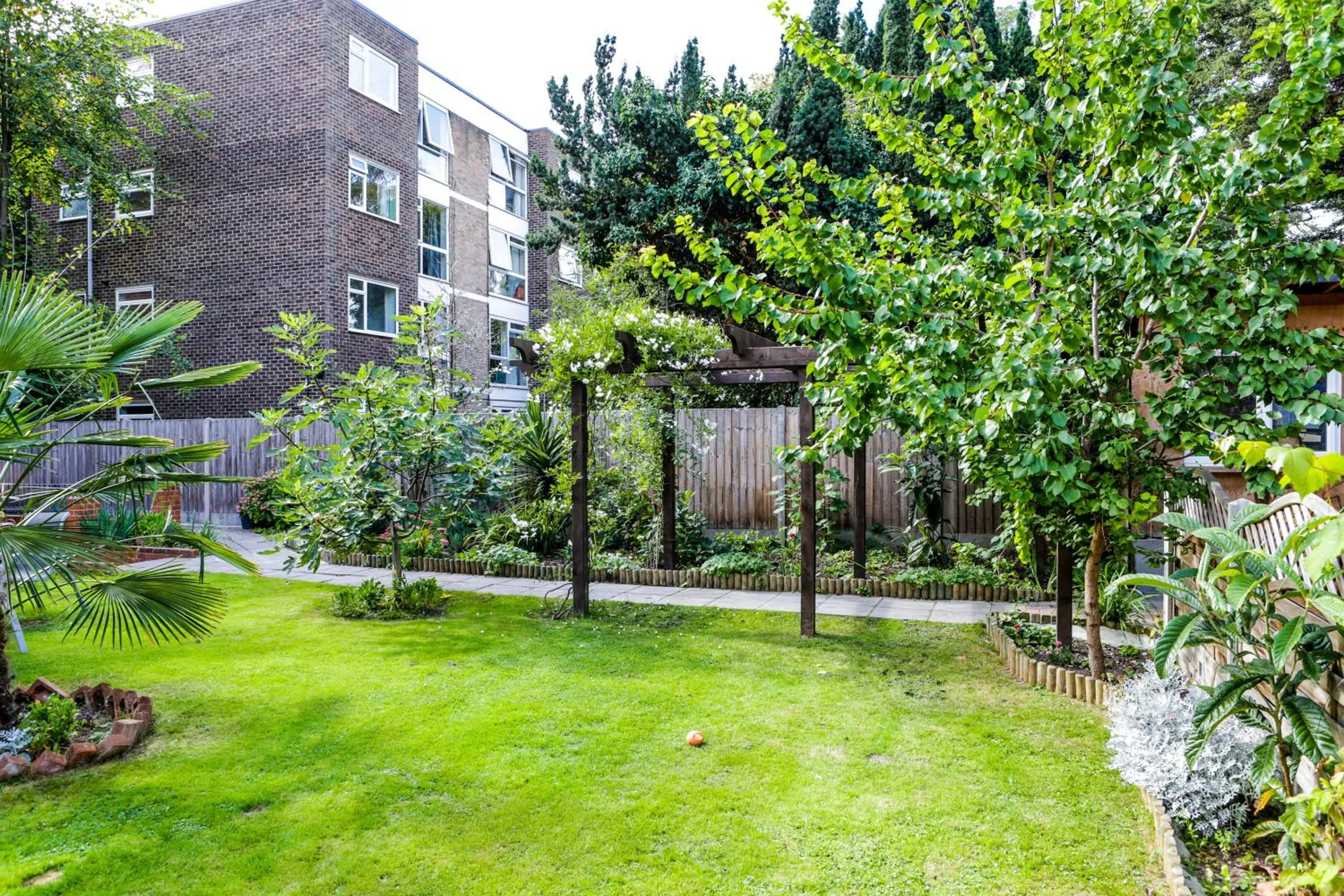 Garden in Beckenham Park Hotel